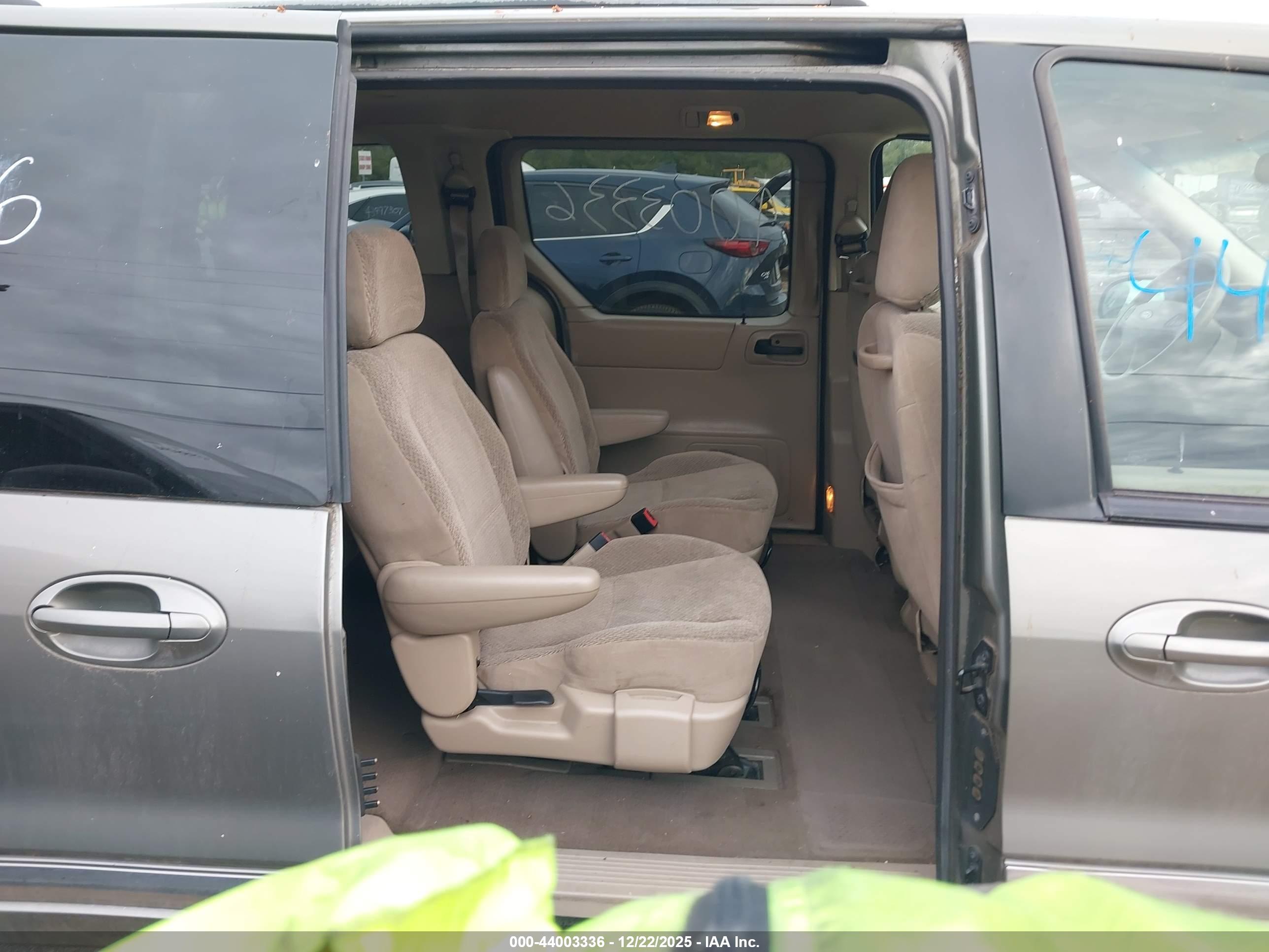 FORD WINDSTAR image 8