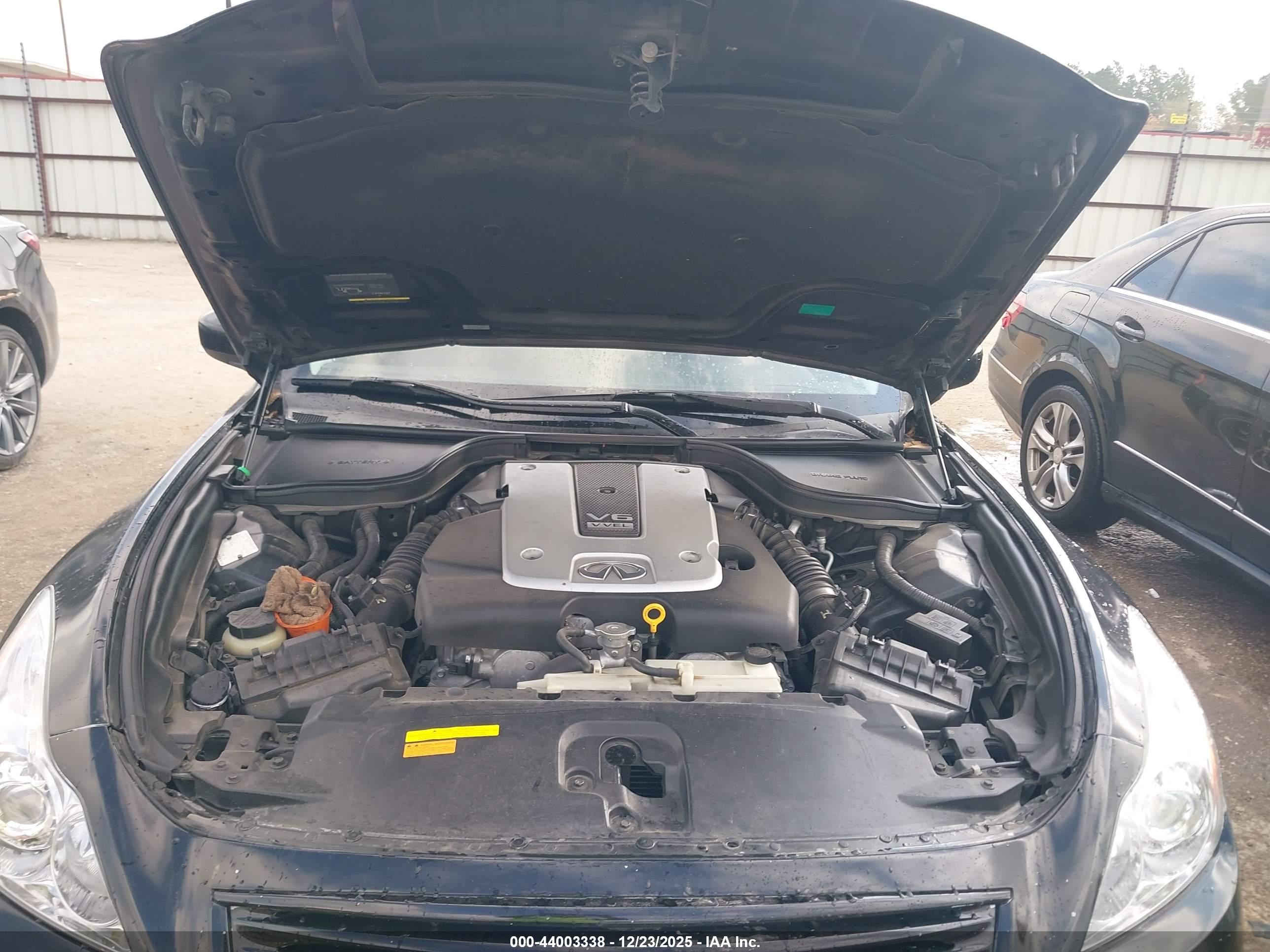 INFINITI G37 image 10