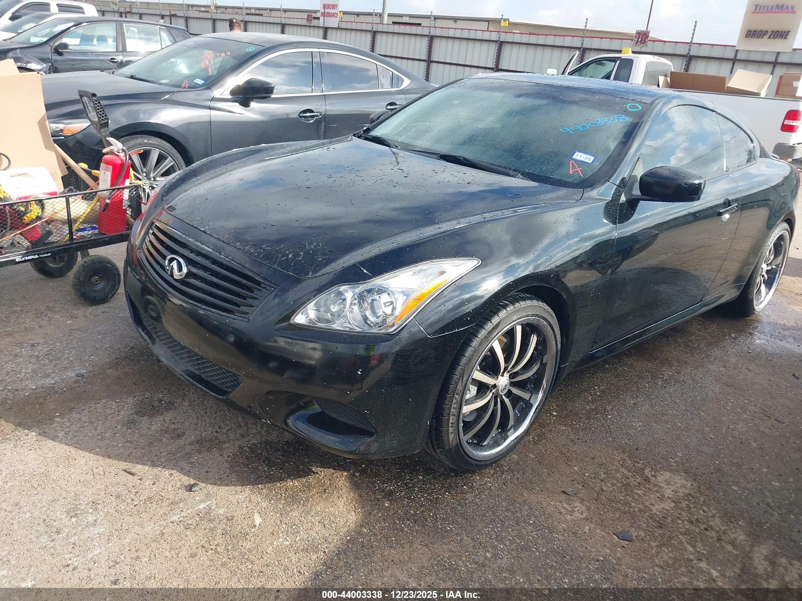 INFINITI G37 image 2