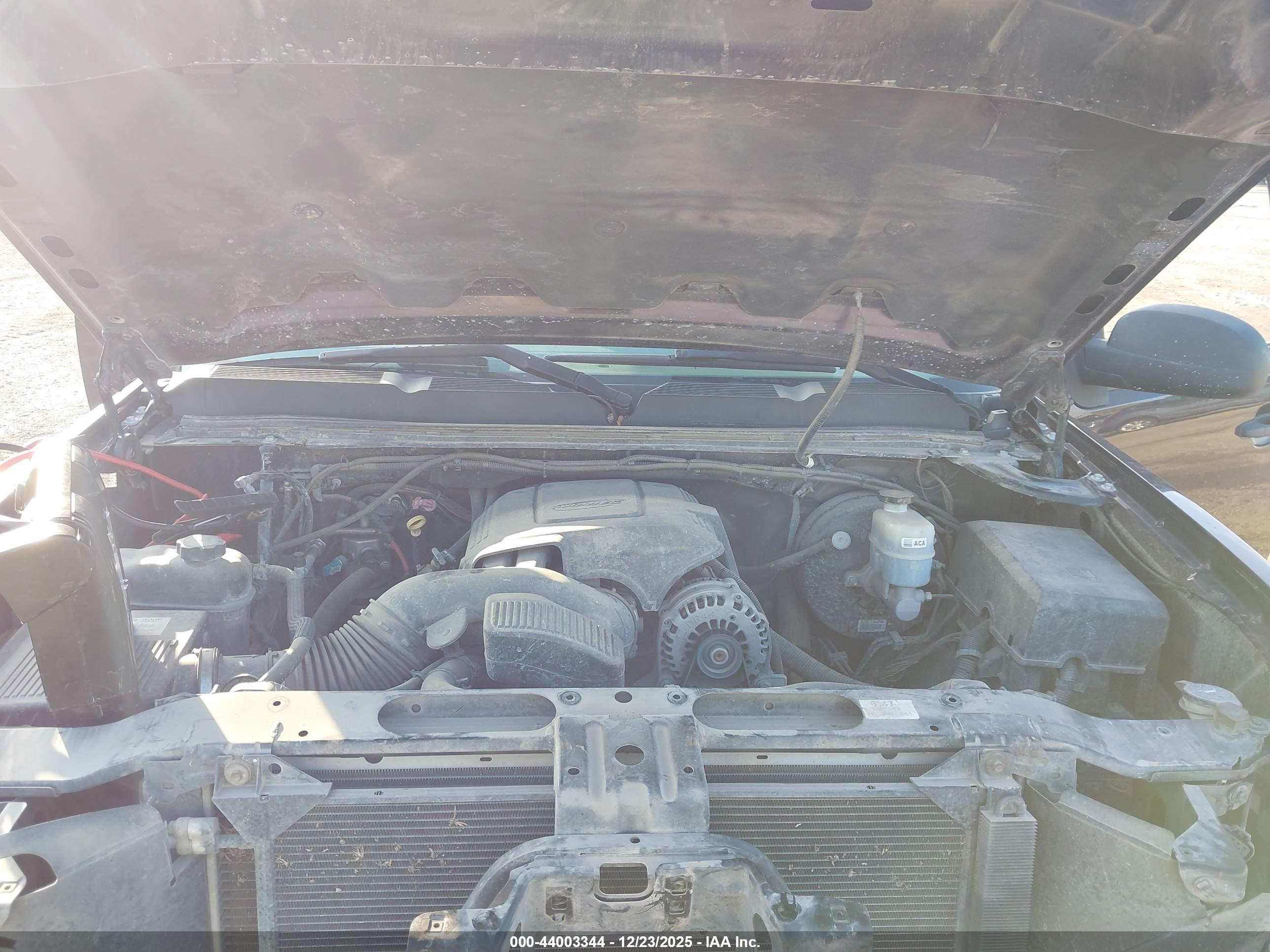 CHEVROLET SILVERADO image 10
