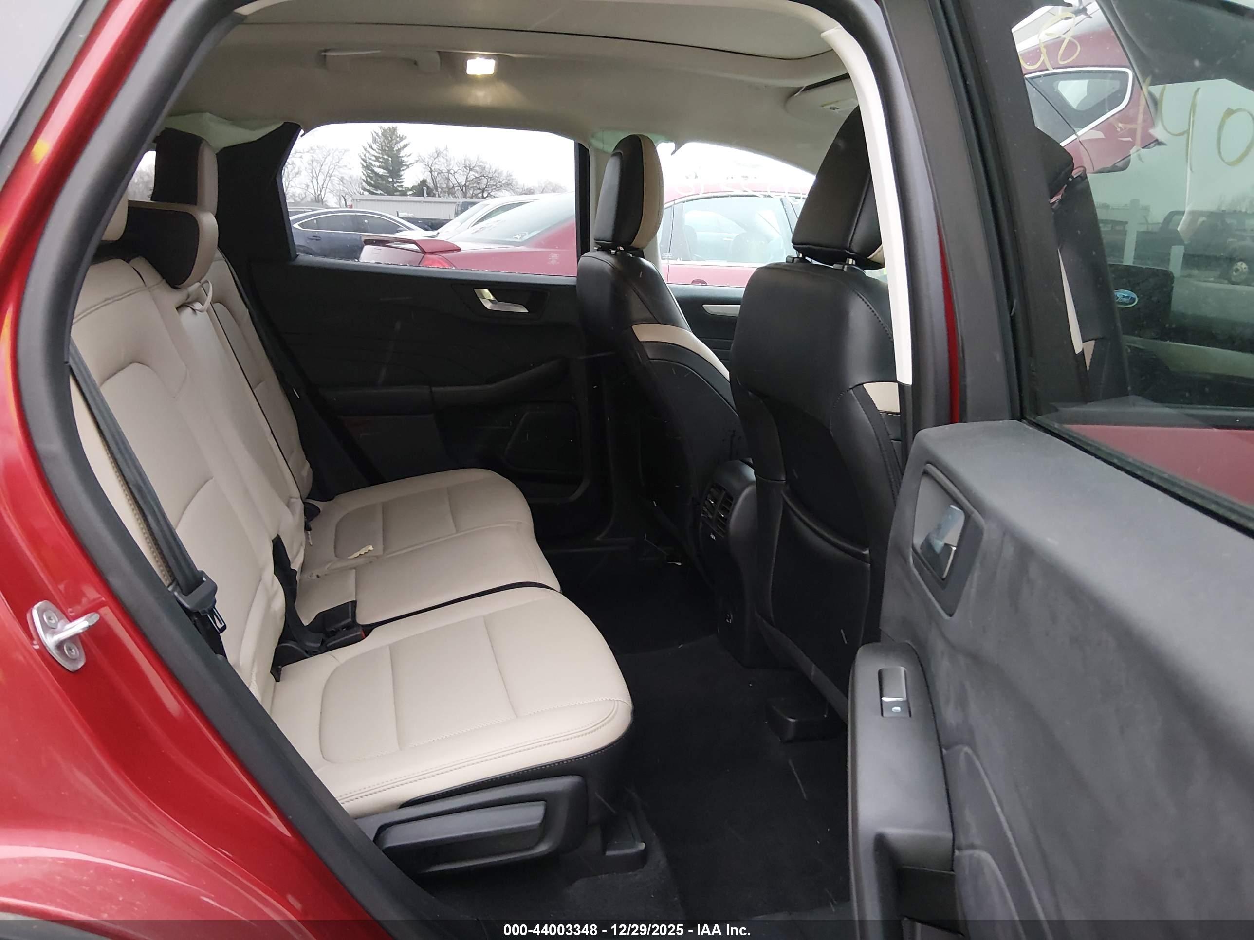 FORD ESCAPE image 8