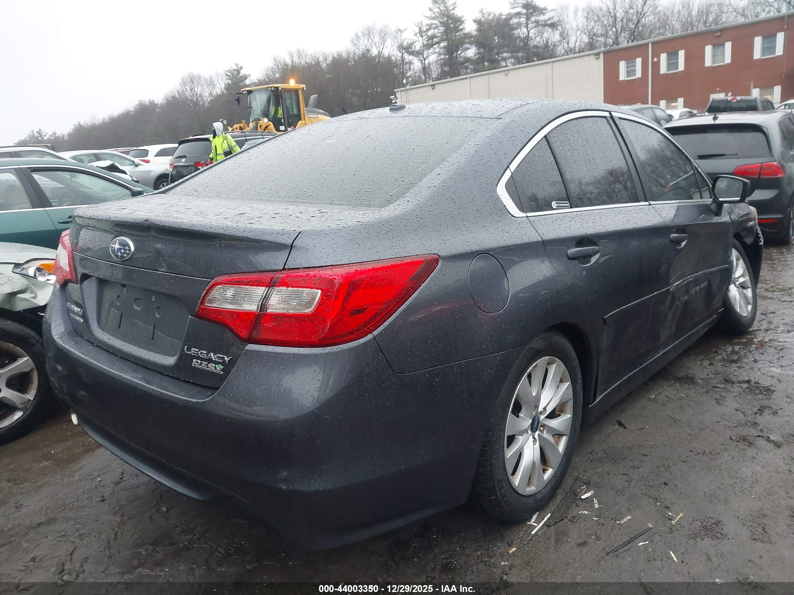 SUBARU LEGACY image 4