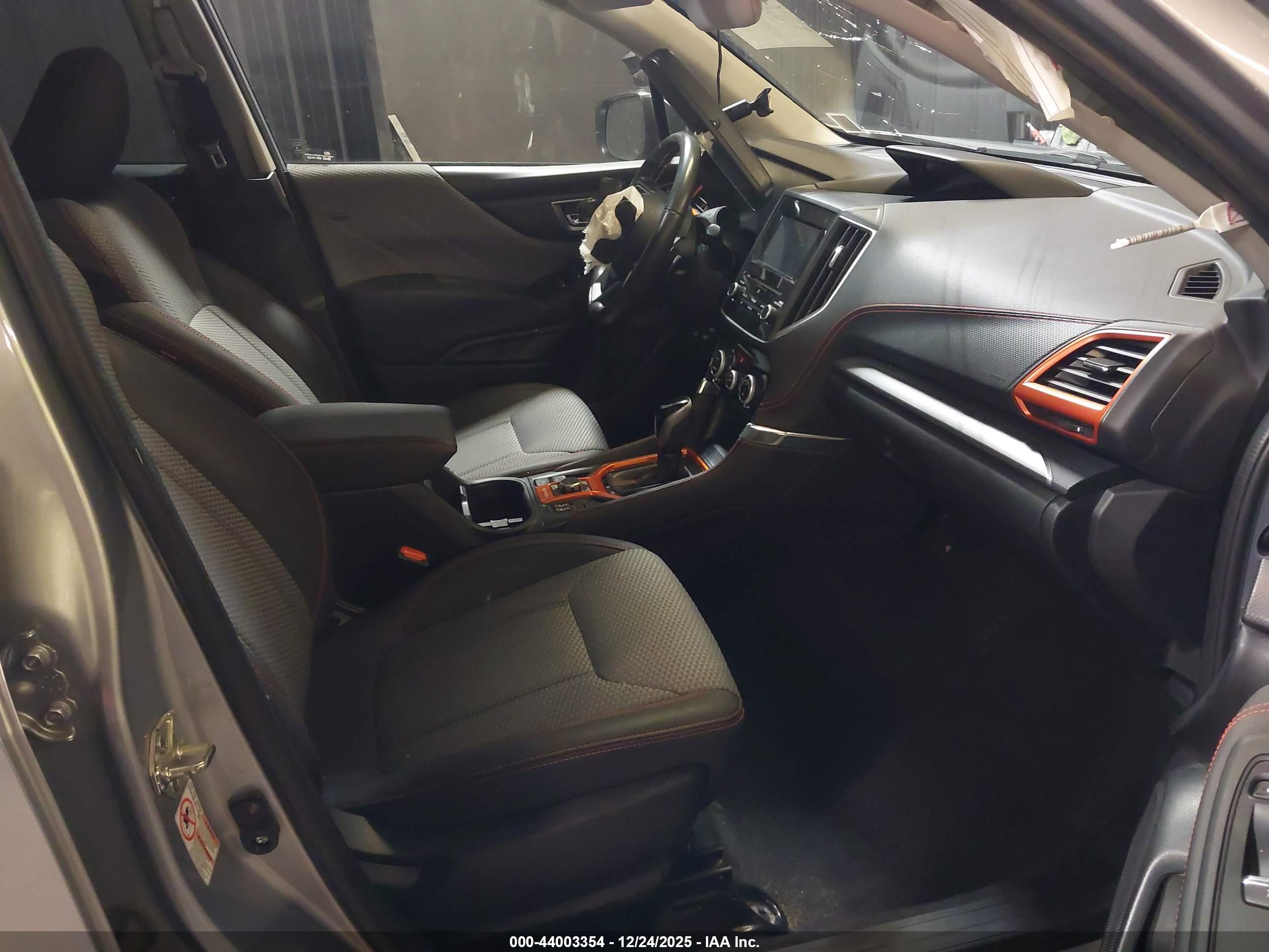 SUBARU FORESTER image 5