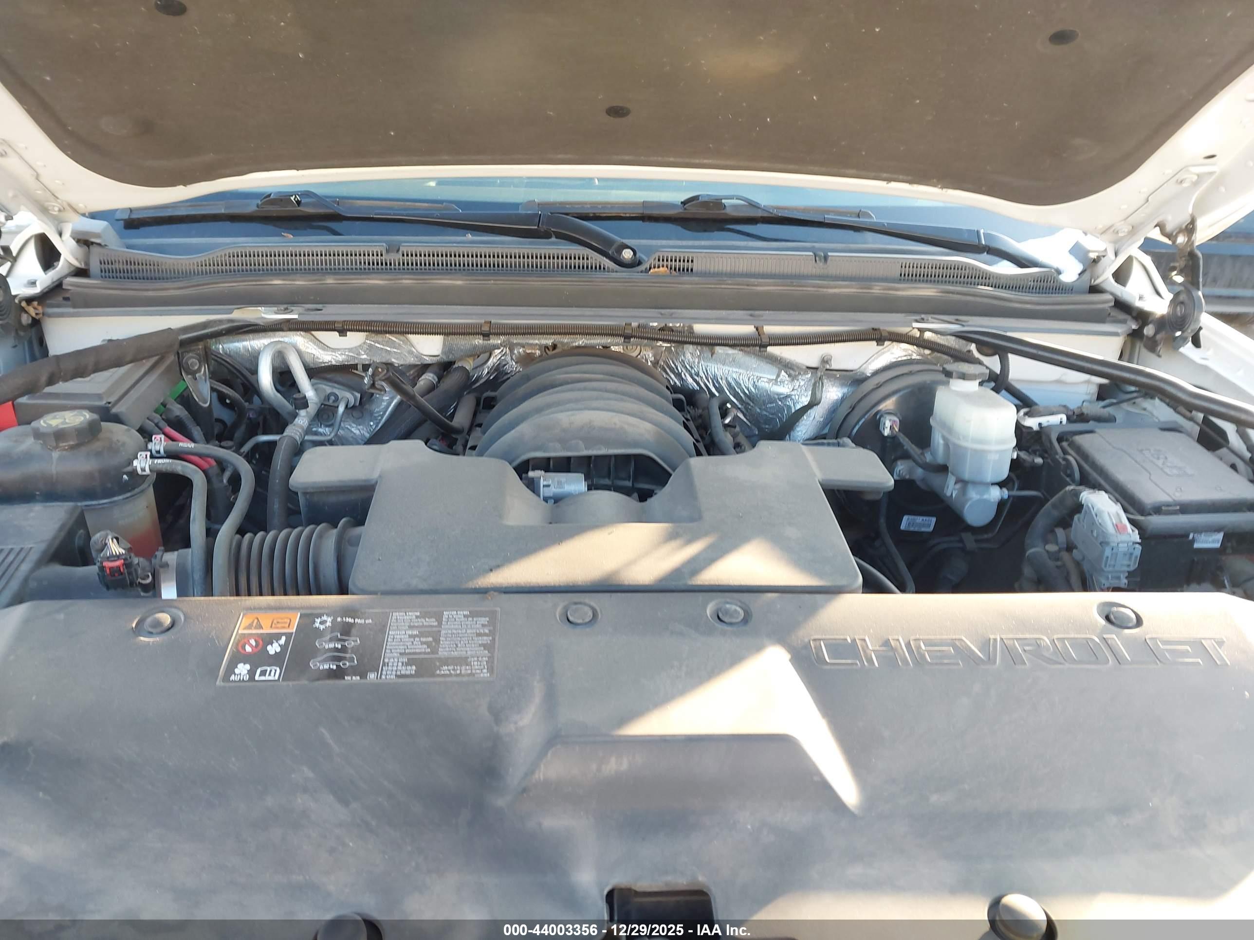 CHEVROLET SUBURBAN image 10