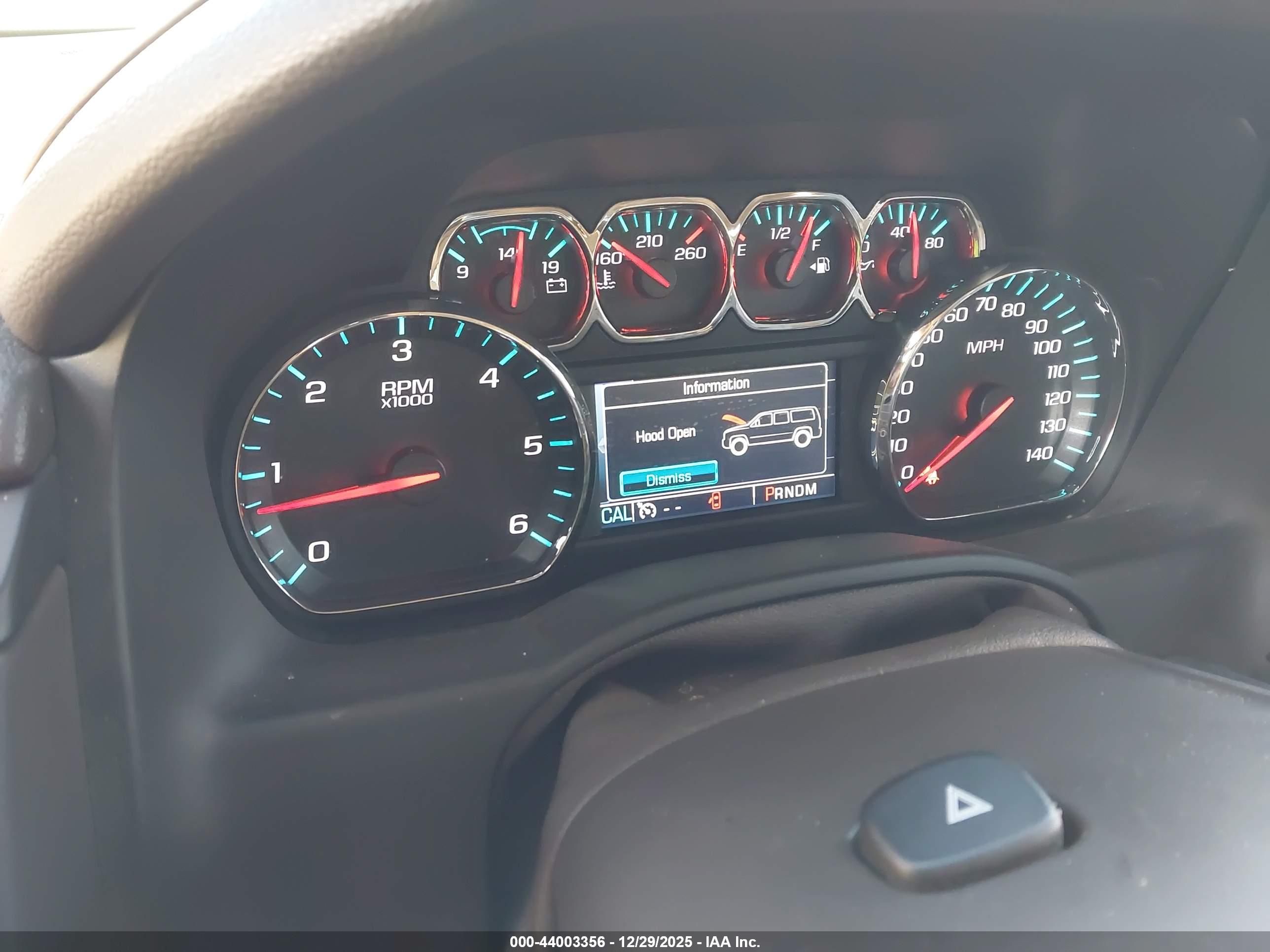 CHEVROLET SUBURBAN image 7
