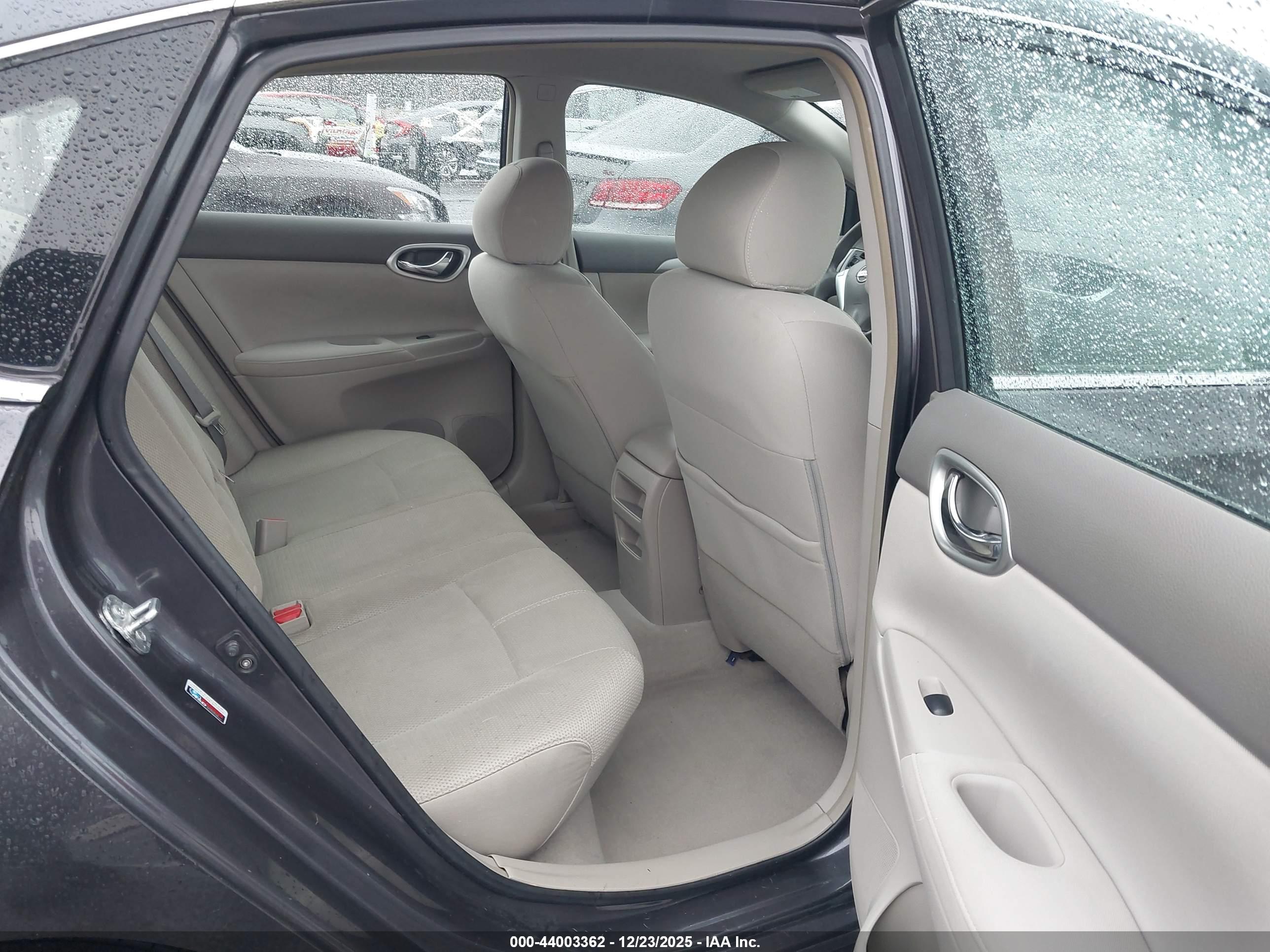 NISSAN SENTRA image 8