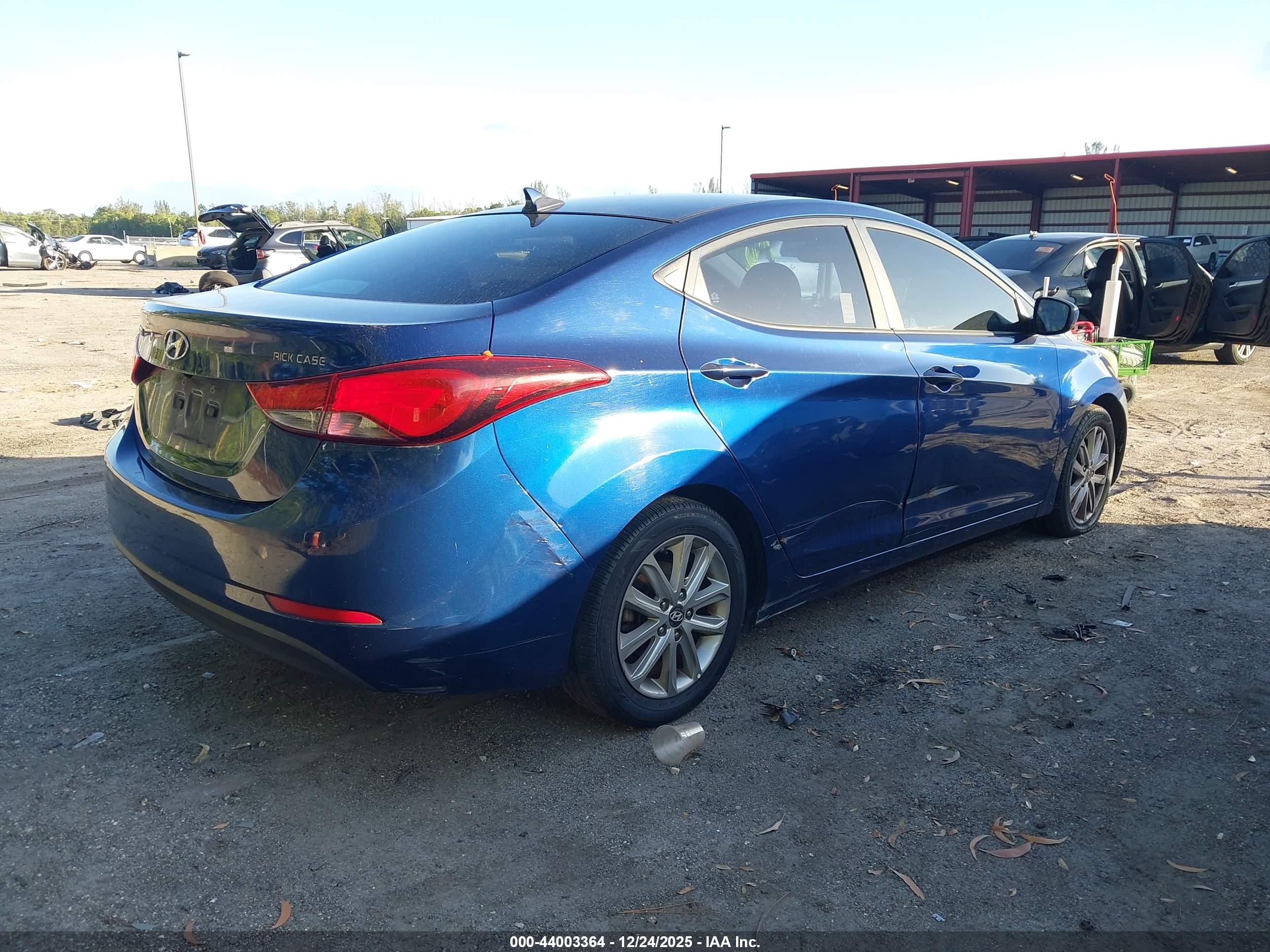 HYUNDAI ELANTRA image 4