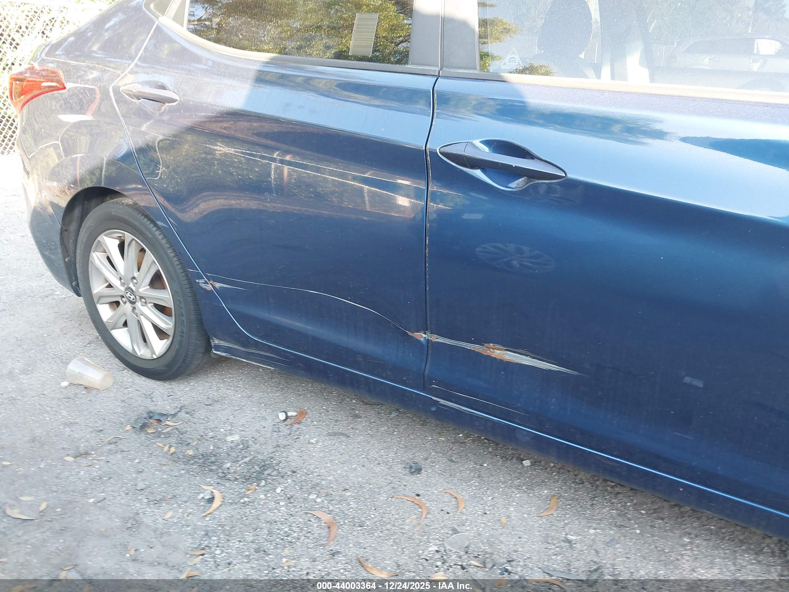 HYUNDAI ELANTRA image 6