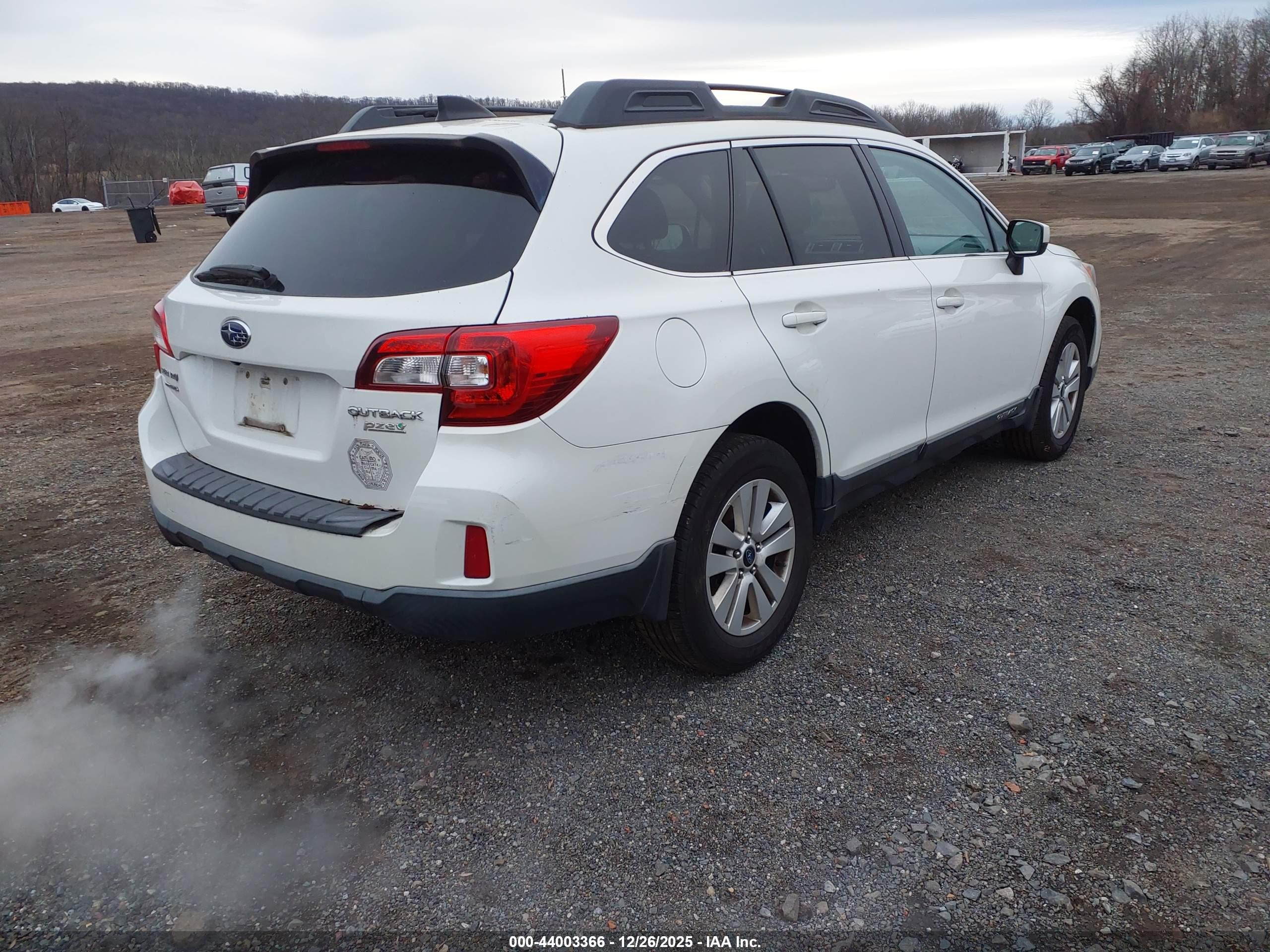 SUBARU OUTBACK image 4