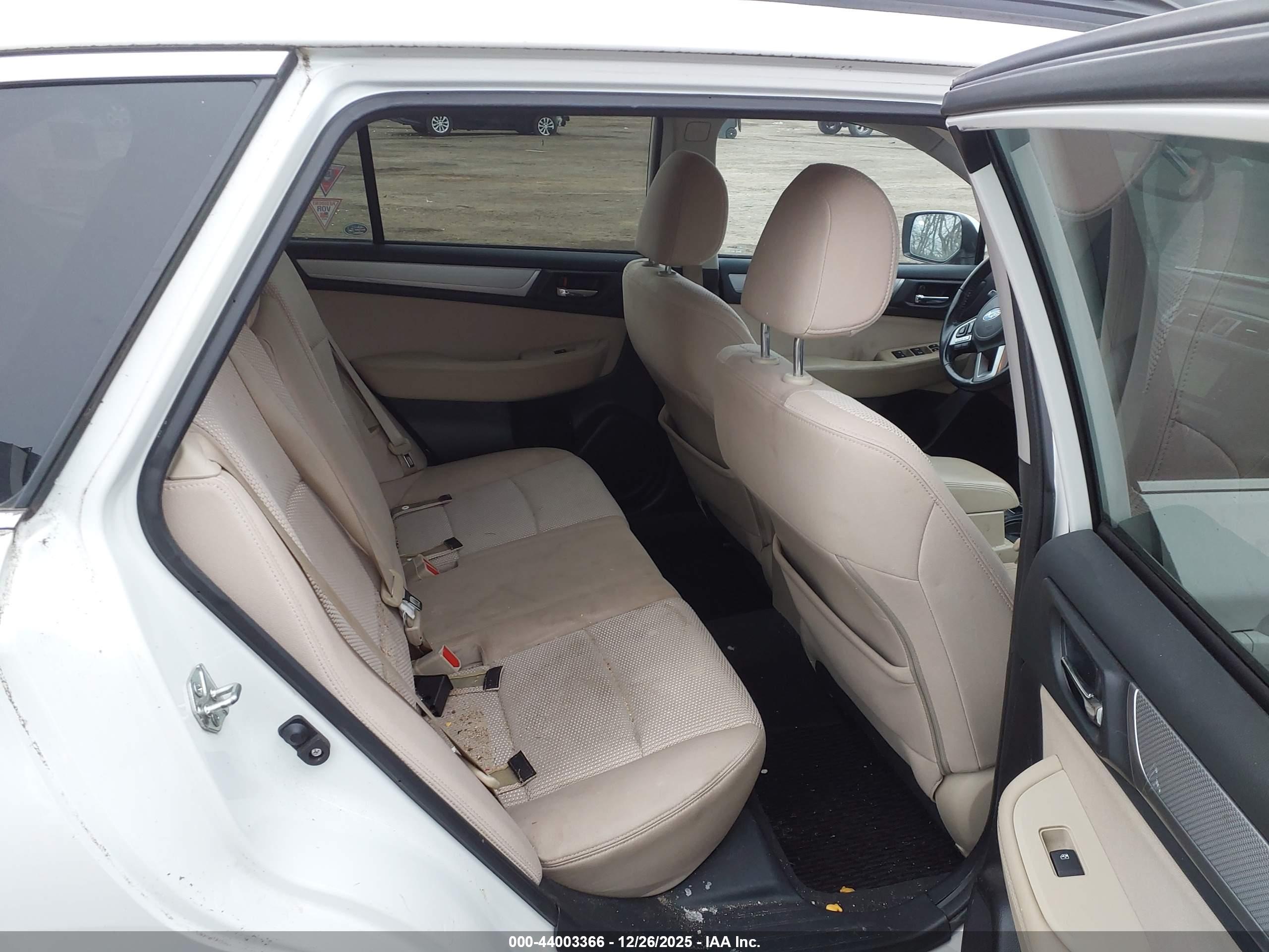 SUBARU OUTBACK image 8