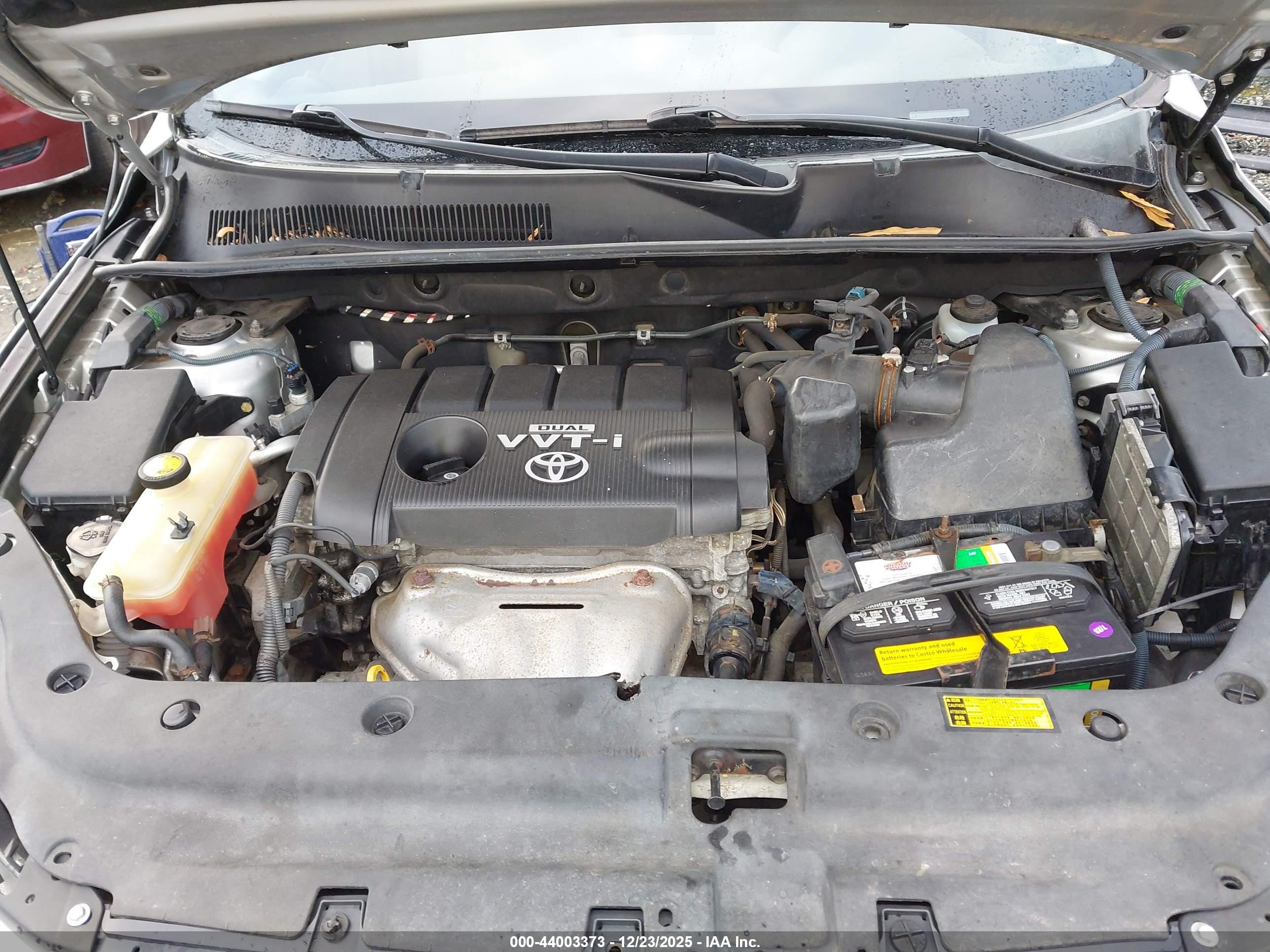 TOYOTA RAV4 image 10