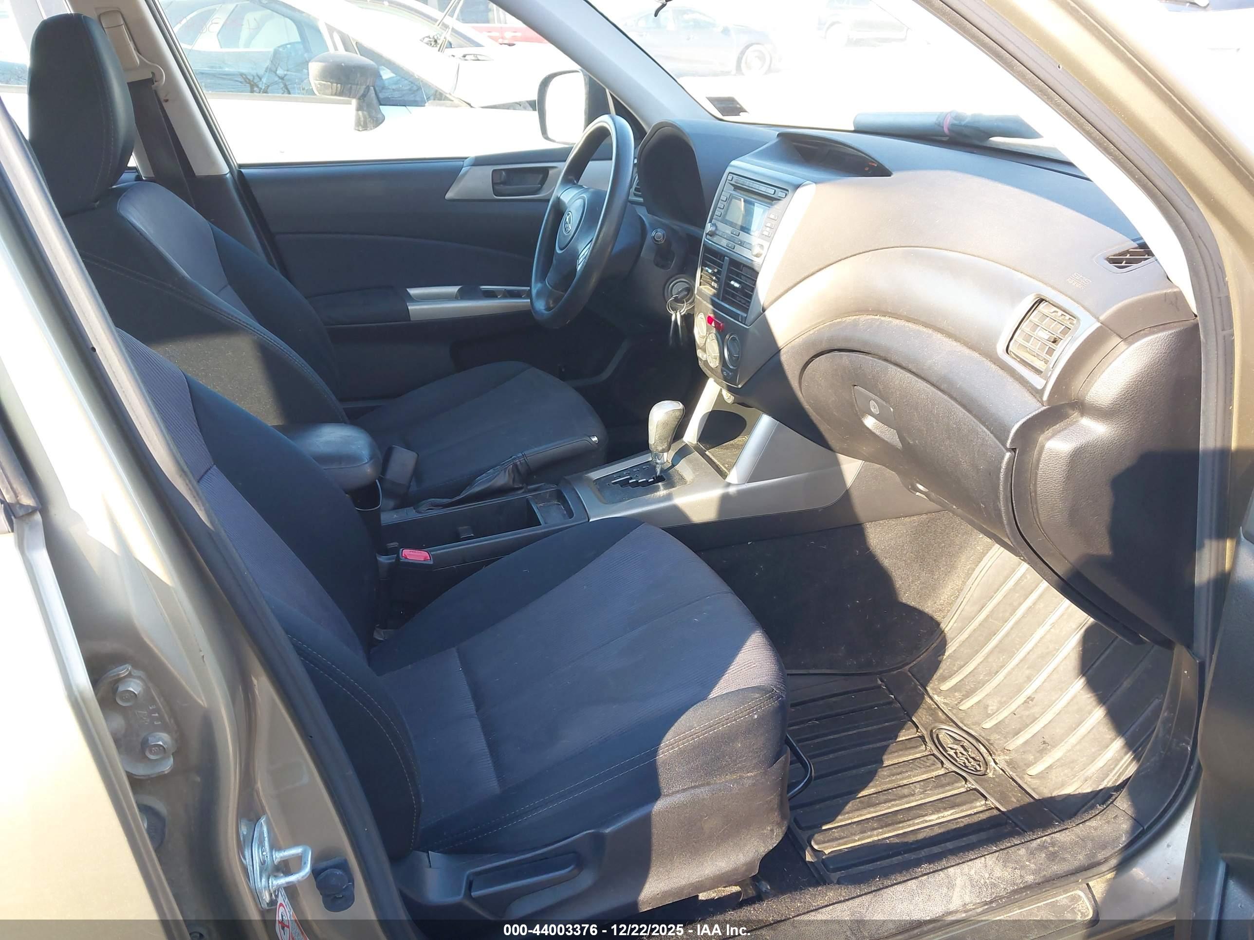 SUBARU FORESTER image 5