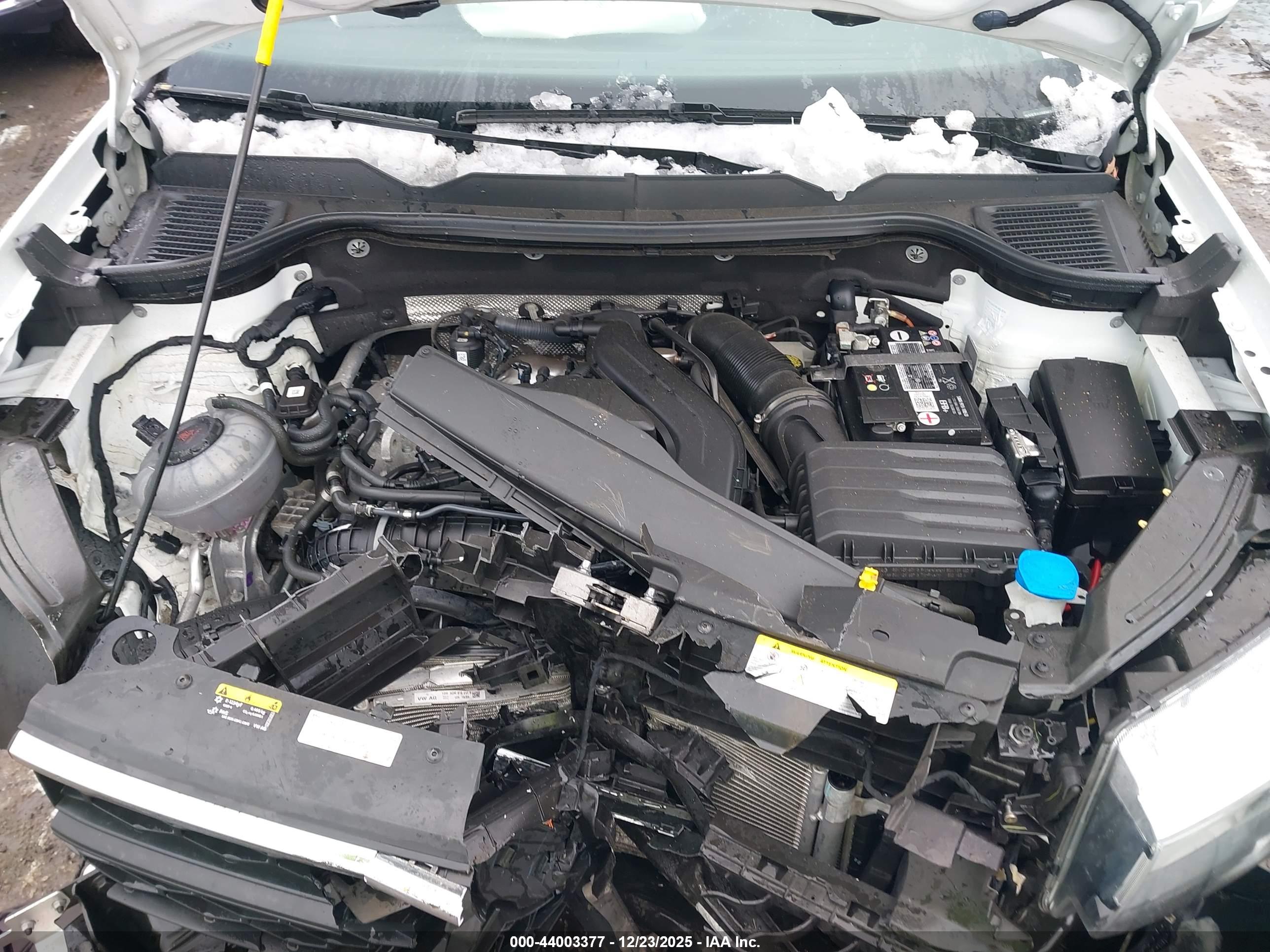 VOLKSWAGEN TAOS image 10