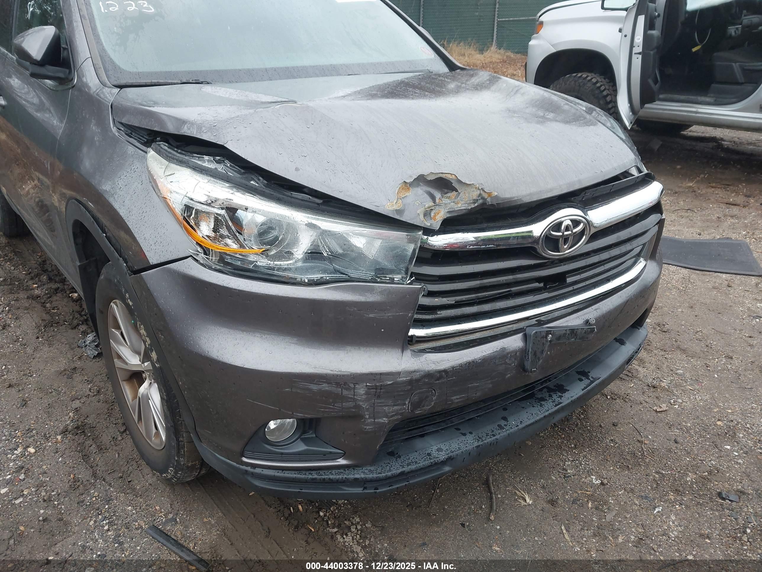 TOYOTA HIGHLANDER image 6