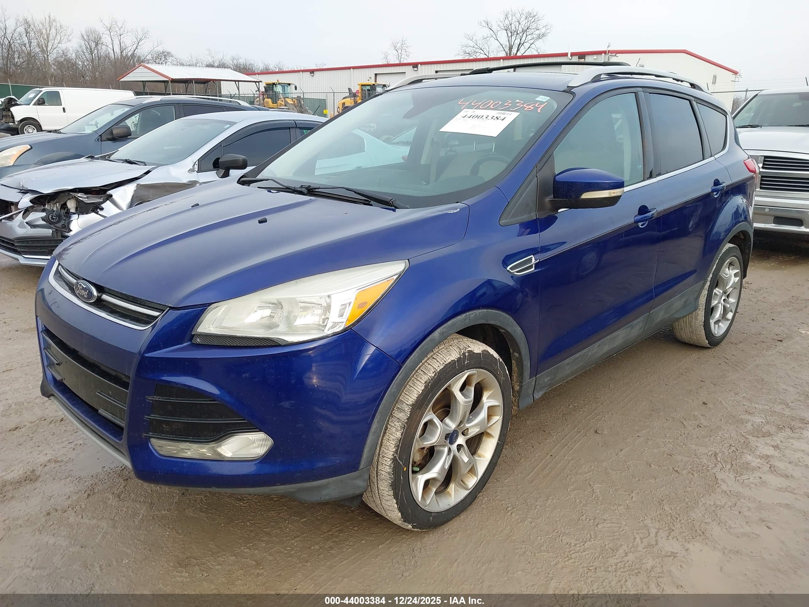 FORD ESCAPE image 2