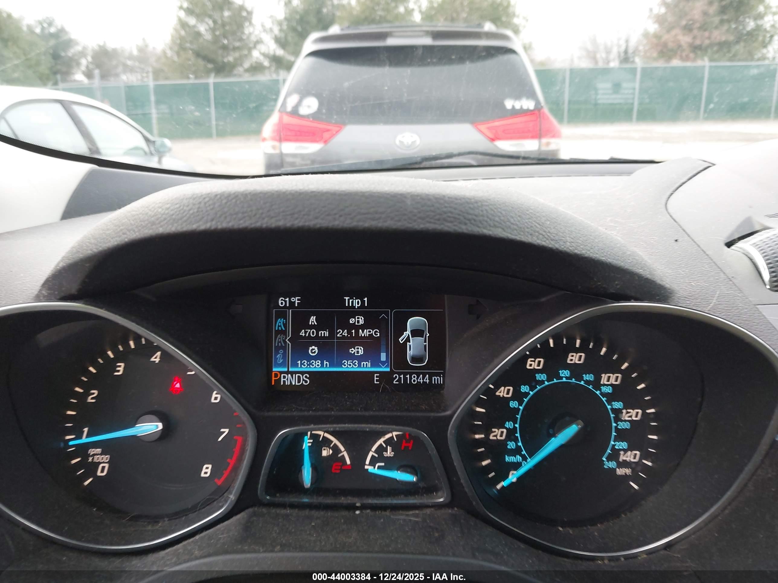 FORD ESCAPE image 7