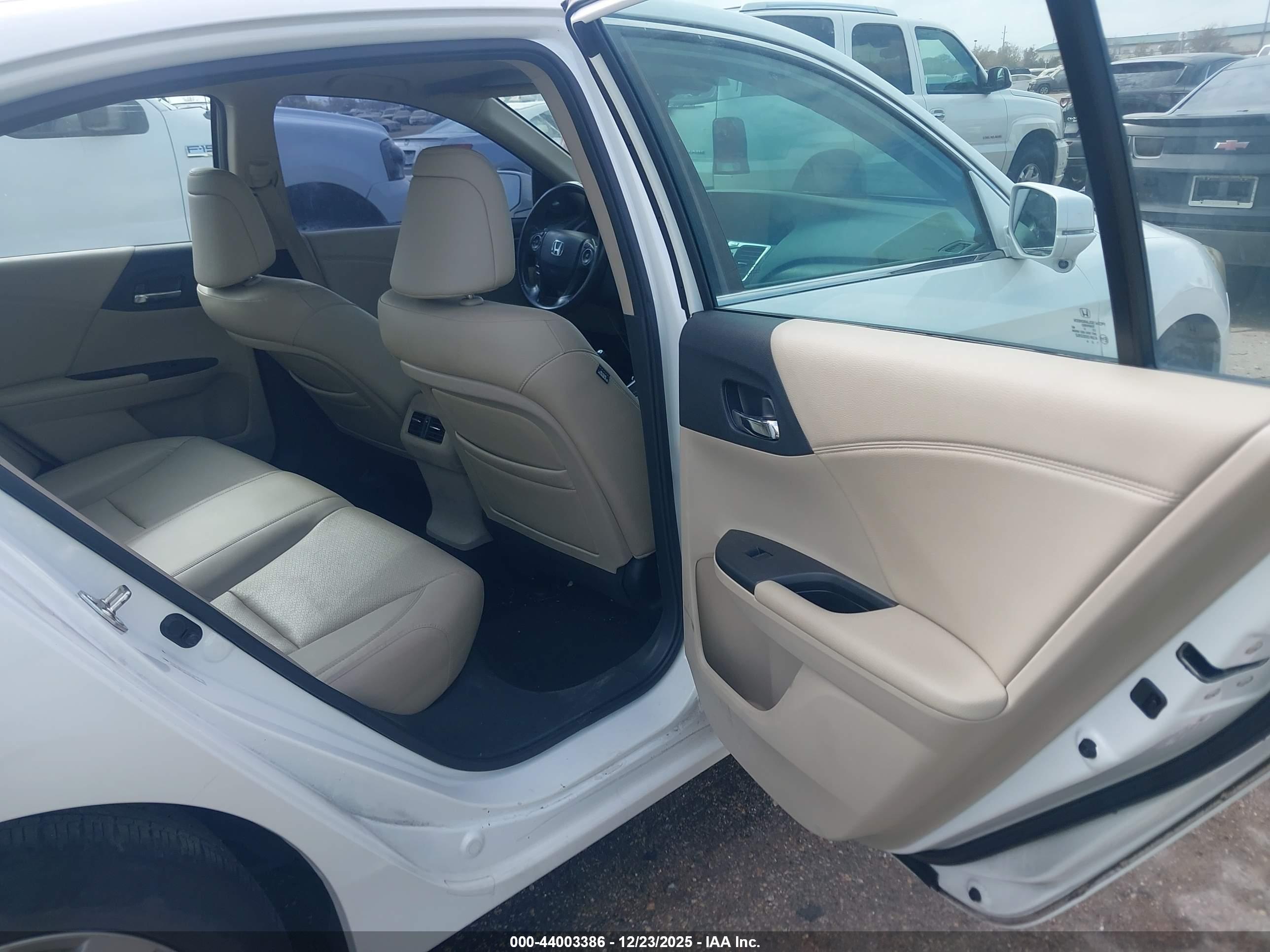 HONDA ACCORD image 8