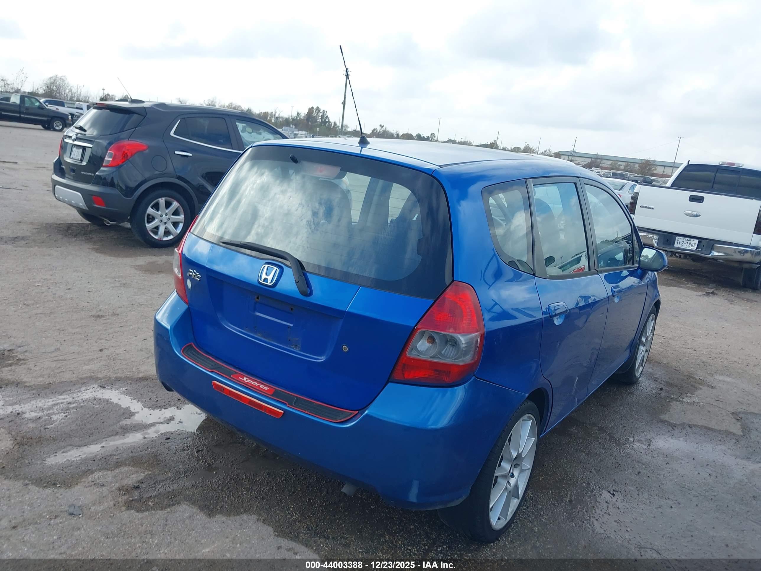 HONDA FIT image 4