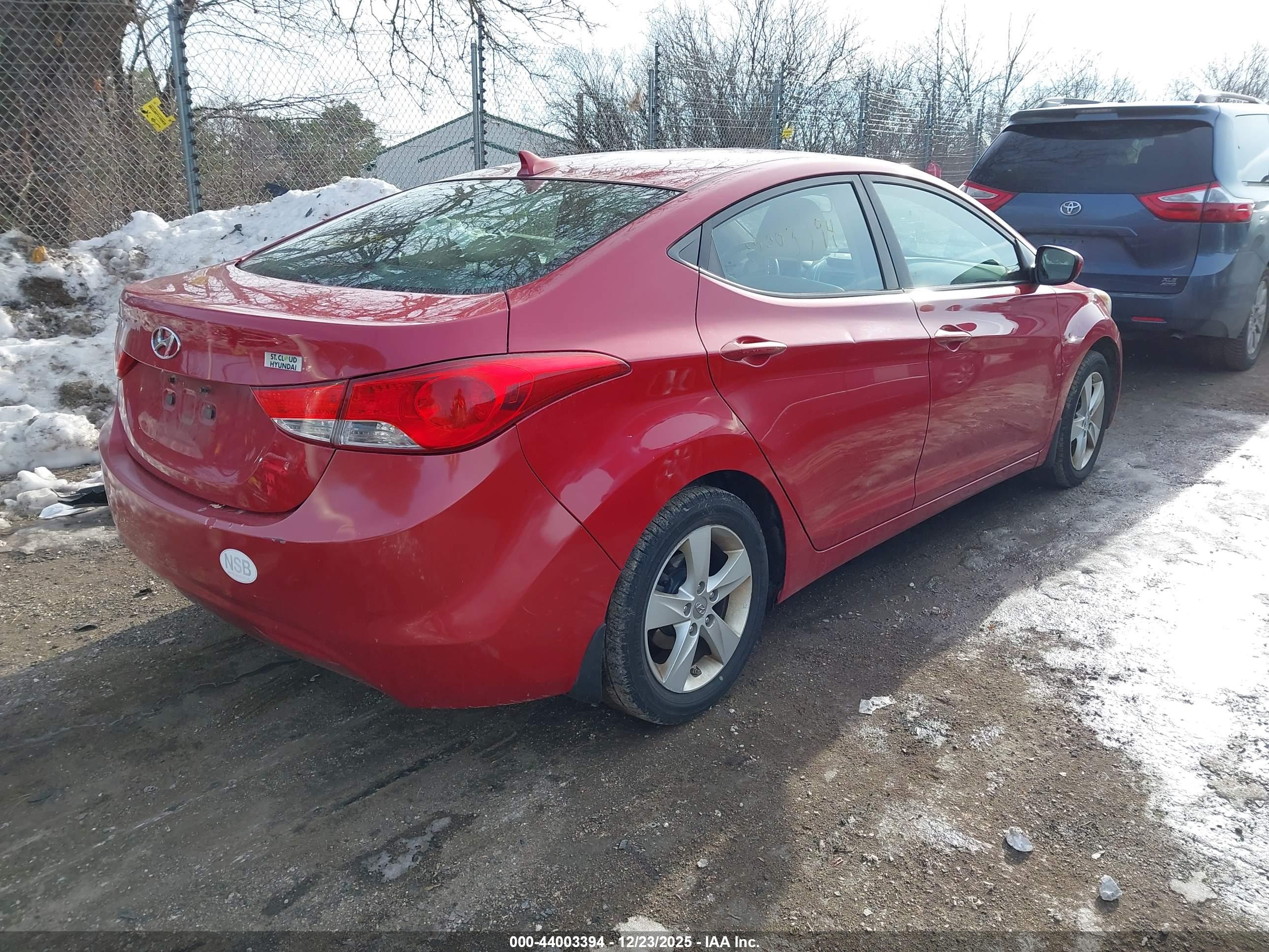 HYUNDAI ELANTRA image 4