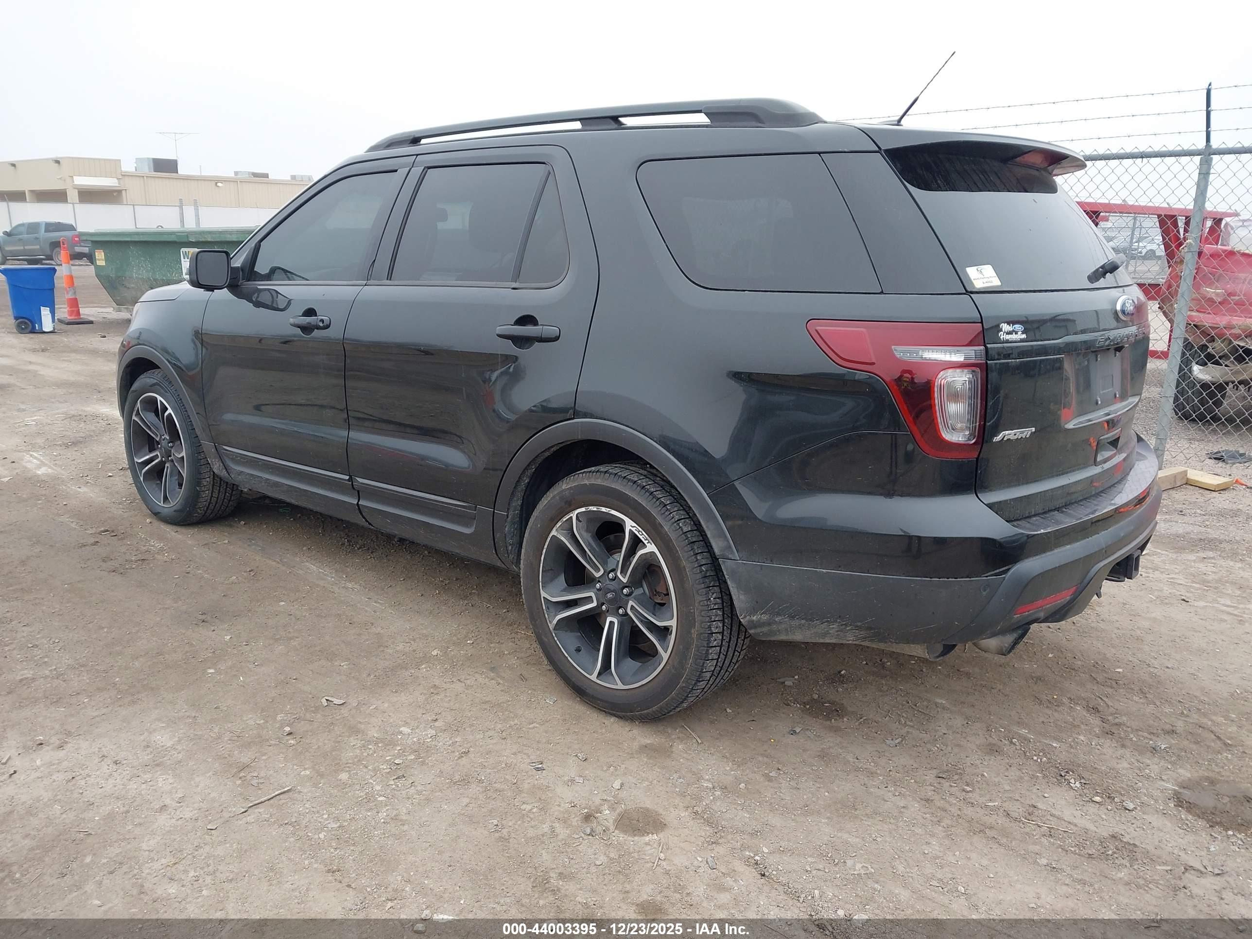 FORD EXPLORER image 3