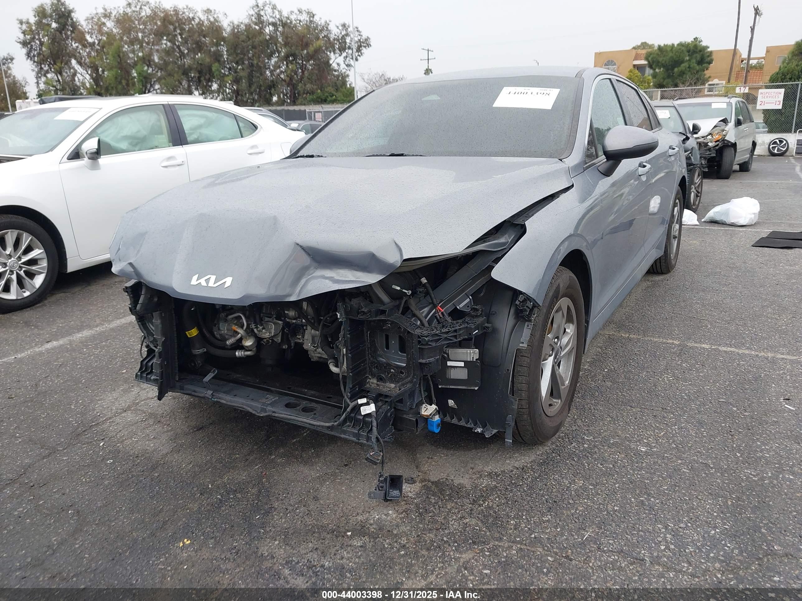 KIA K5 image 2