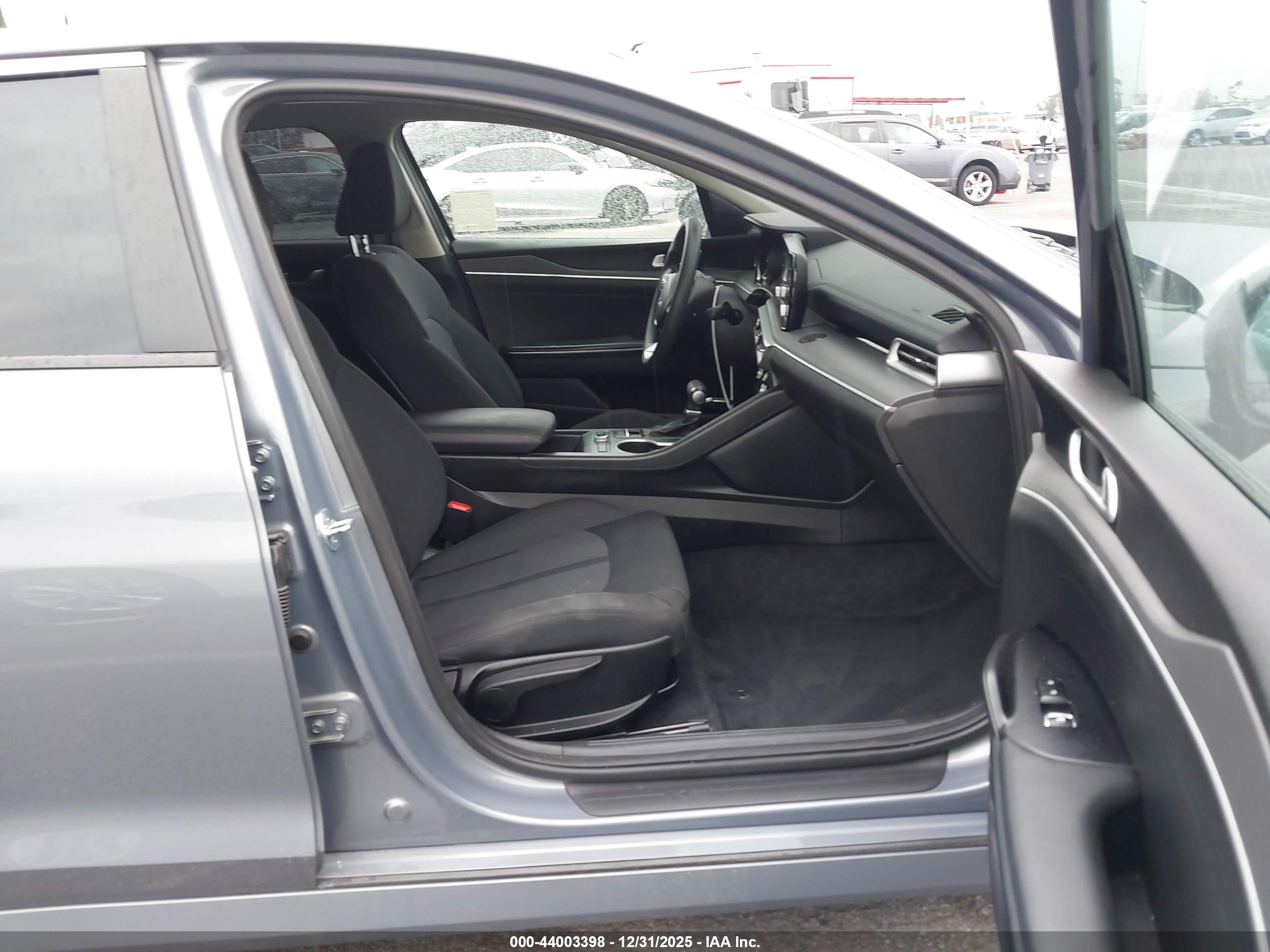 KIA K5 image 5