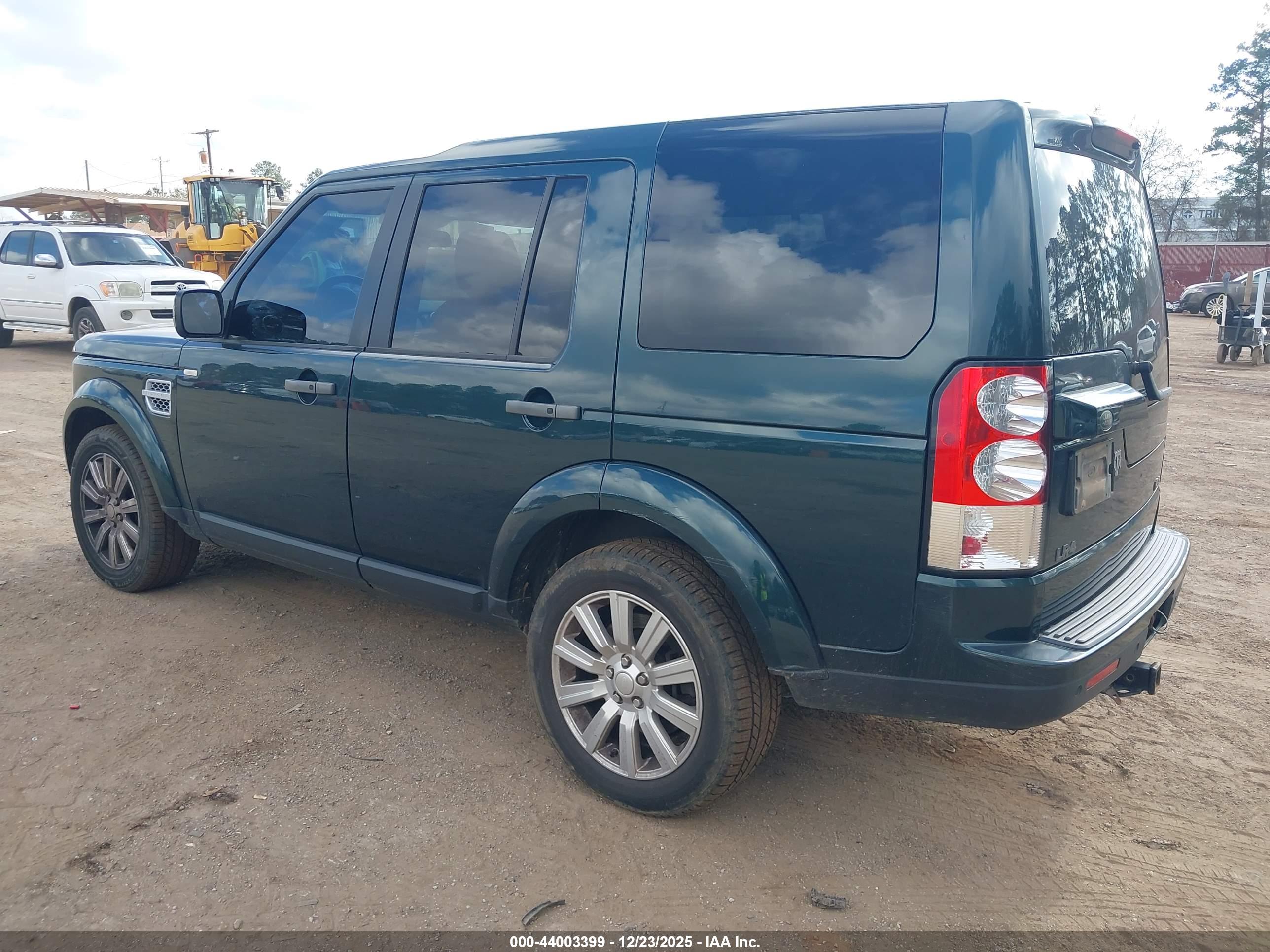 LAND ROVER image 3