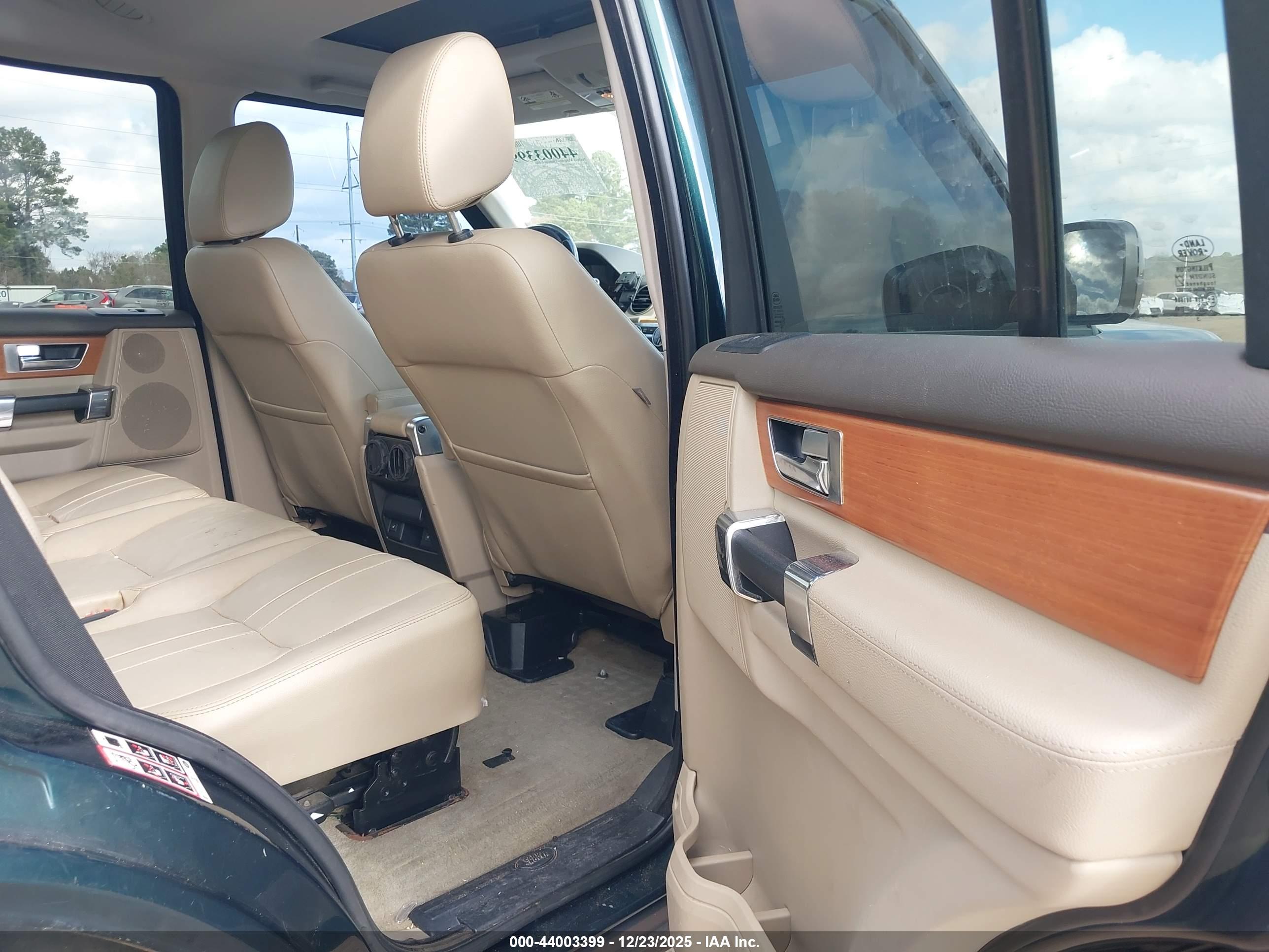 LAND ROVER image 8