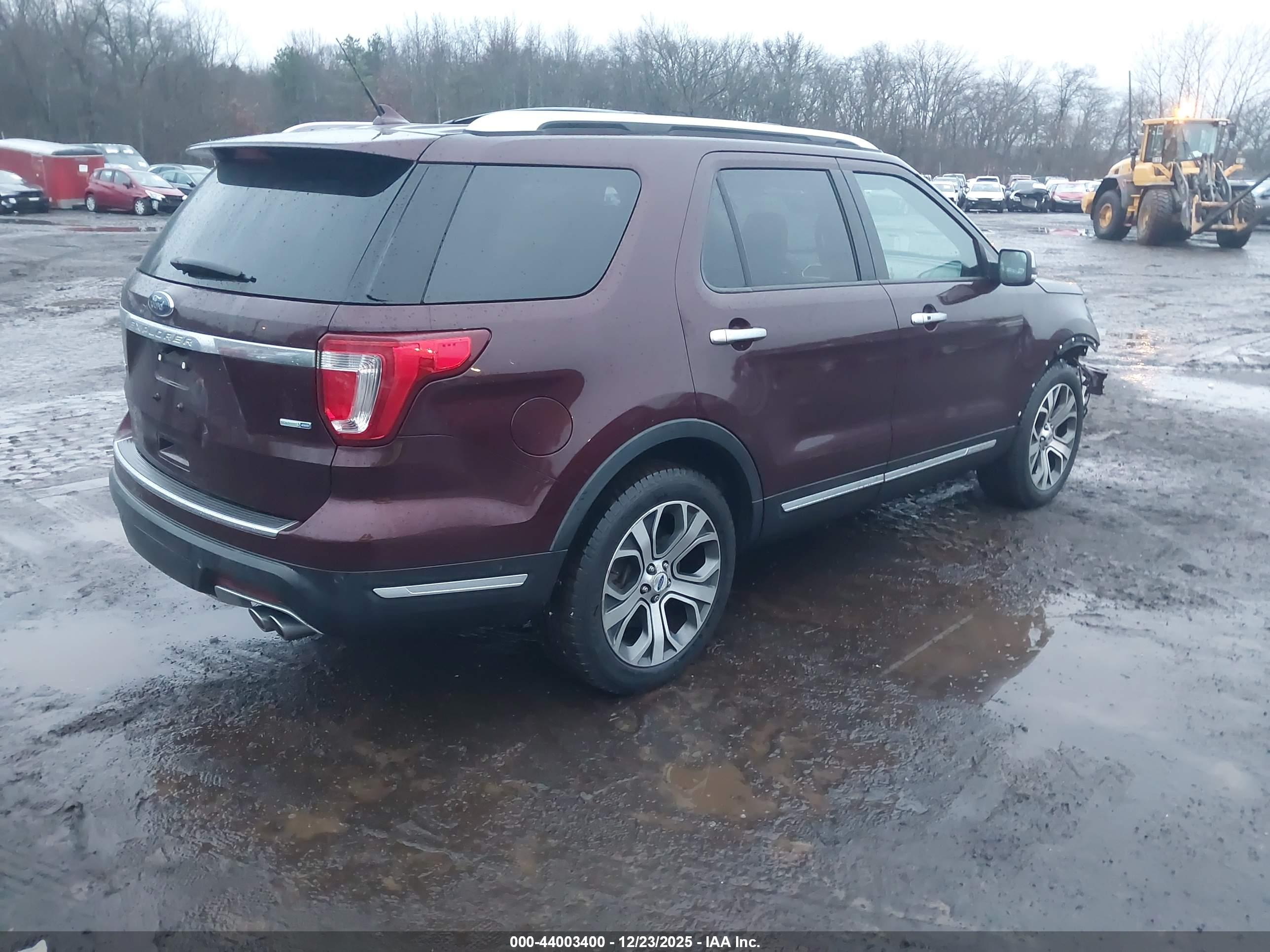 FORD EXPLORER image 4