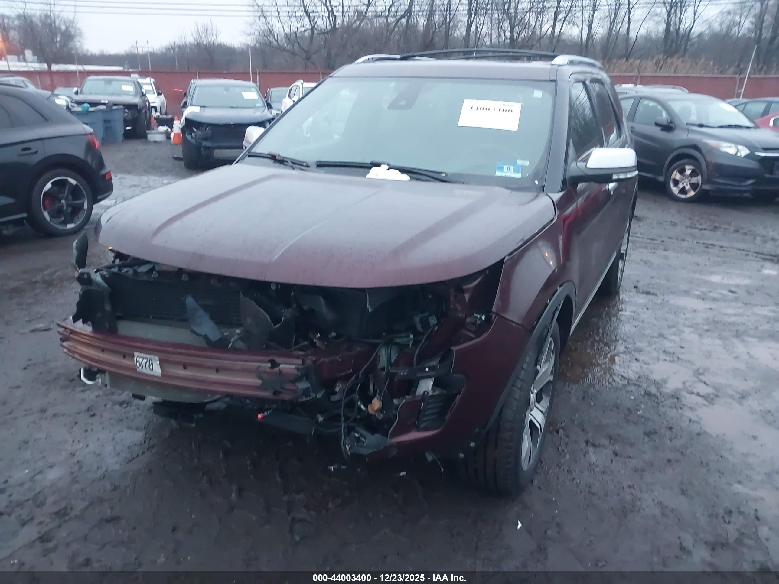 FORD EXPLORER image 6