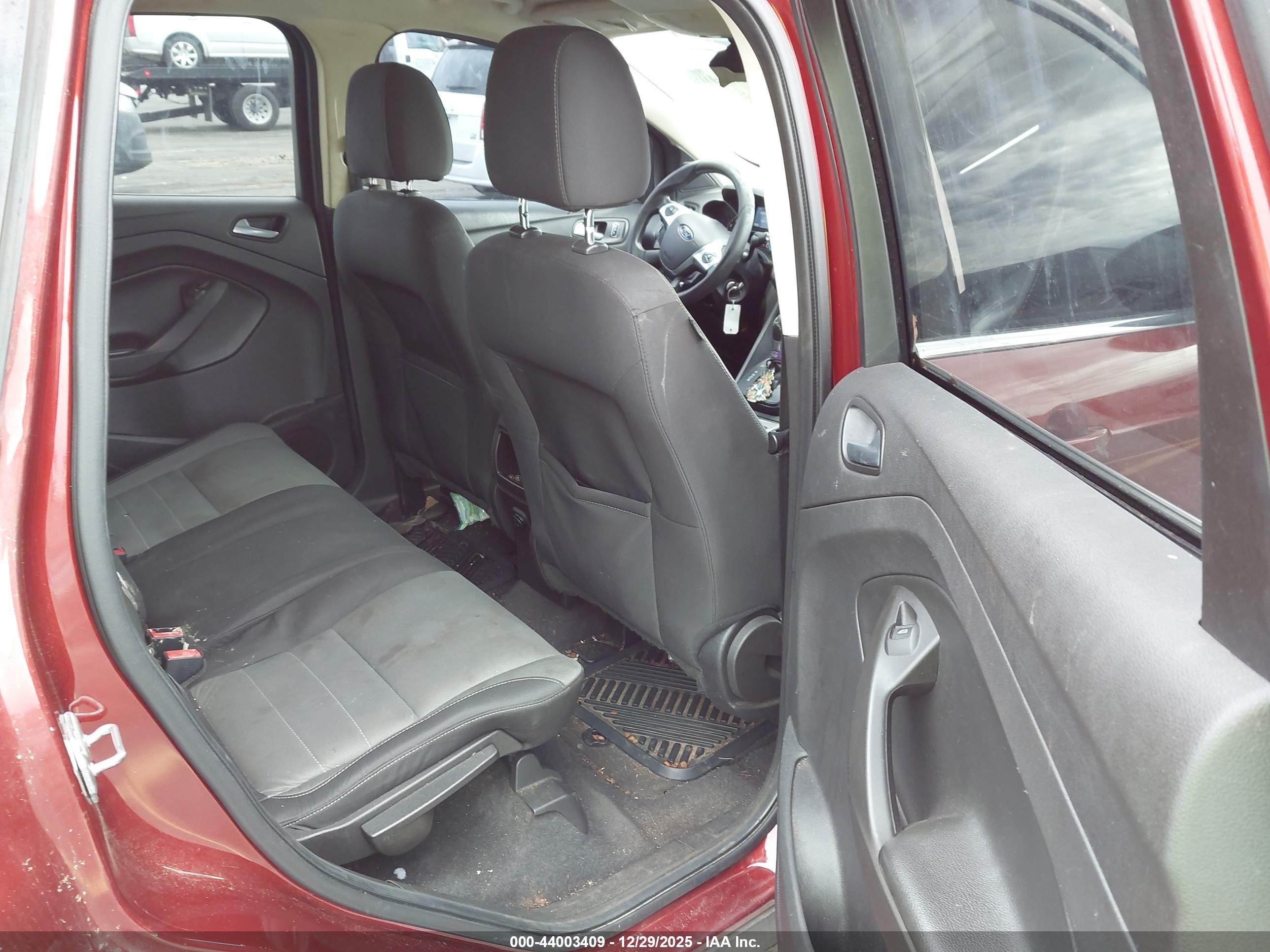 FORD ESCAPE image 8