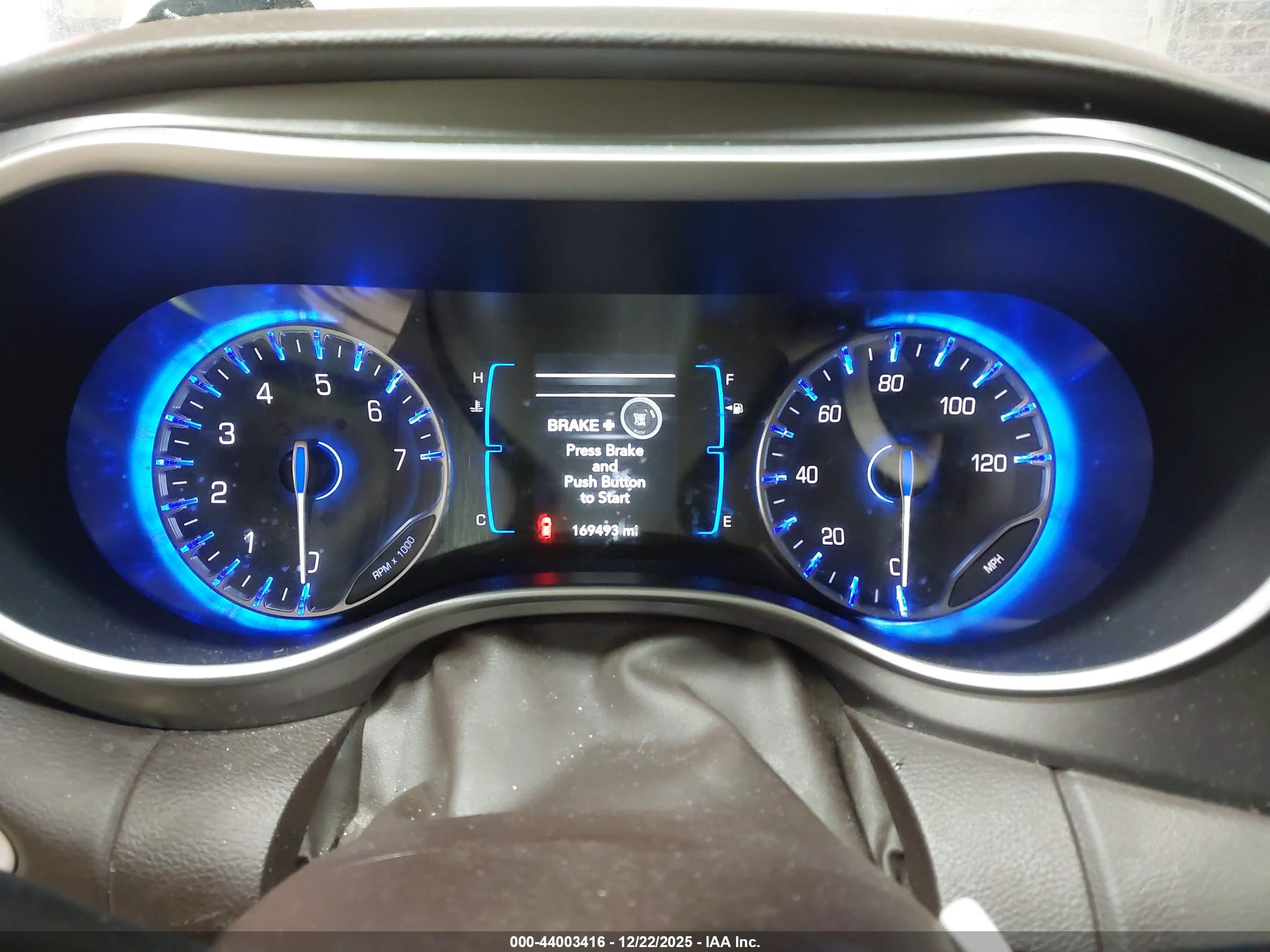 CHRYSLER PACIFICA image 7