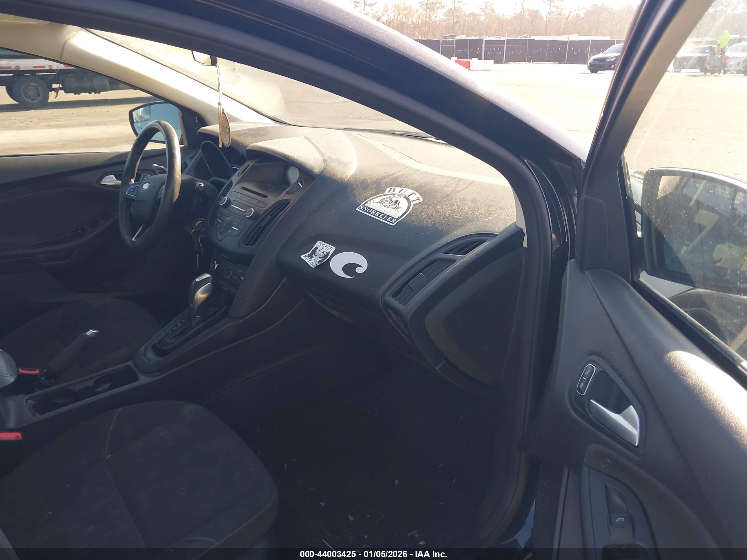 FORD FOCUS image 5