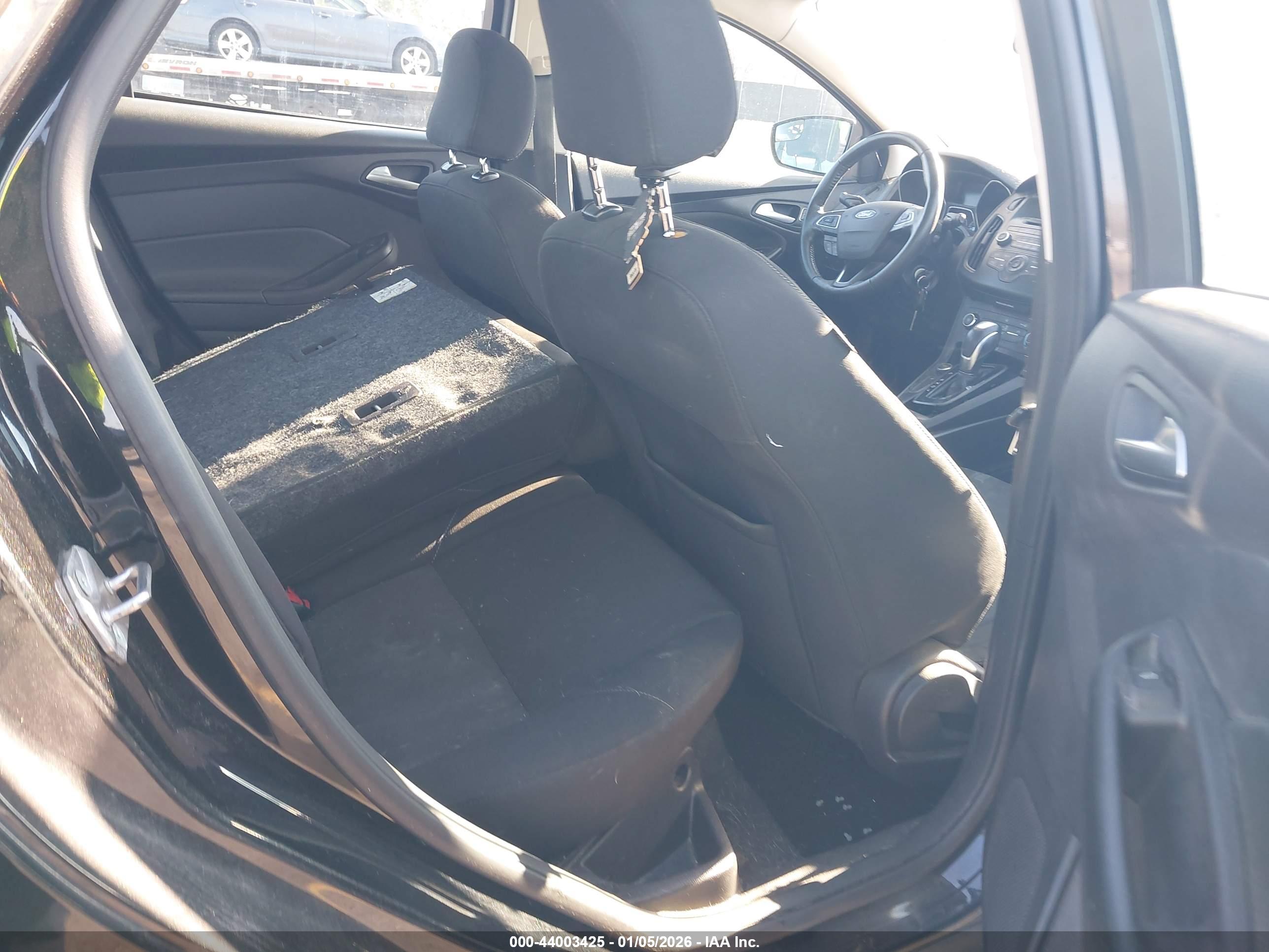 FORD FOCUS image 8