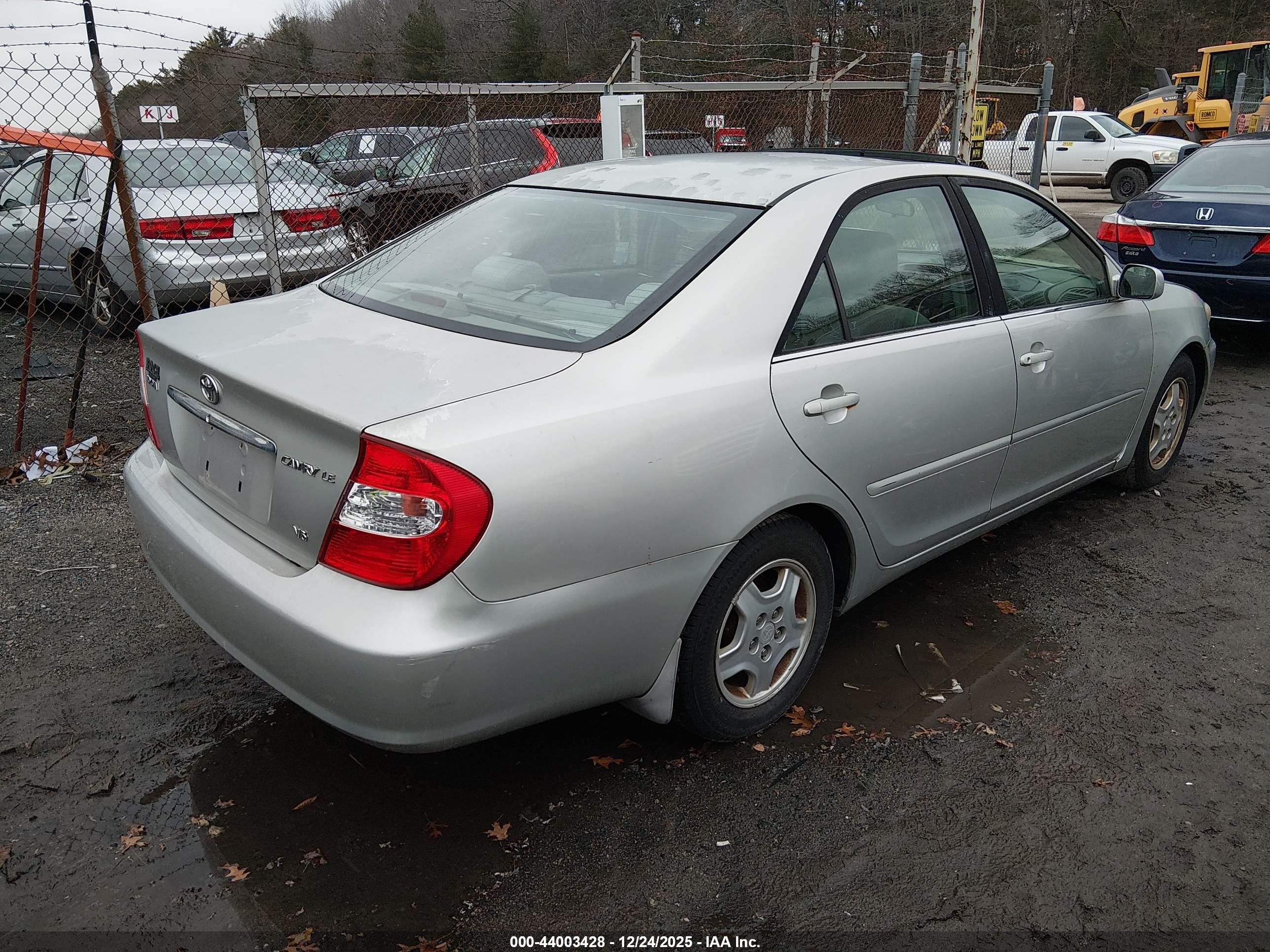TOYOTA CAMRY image 4