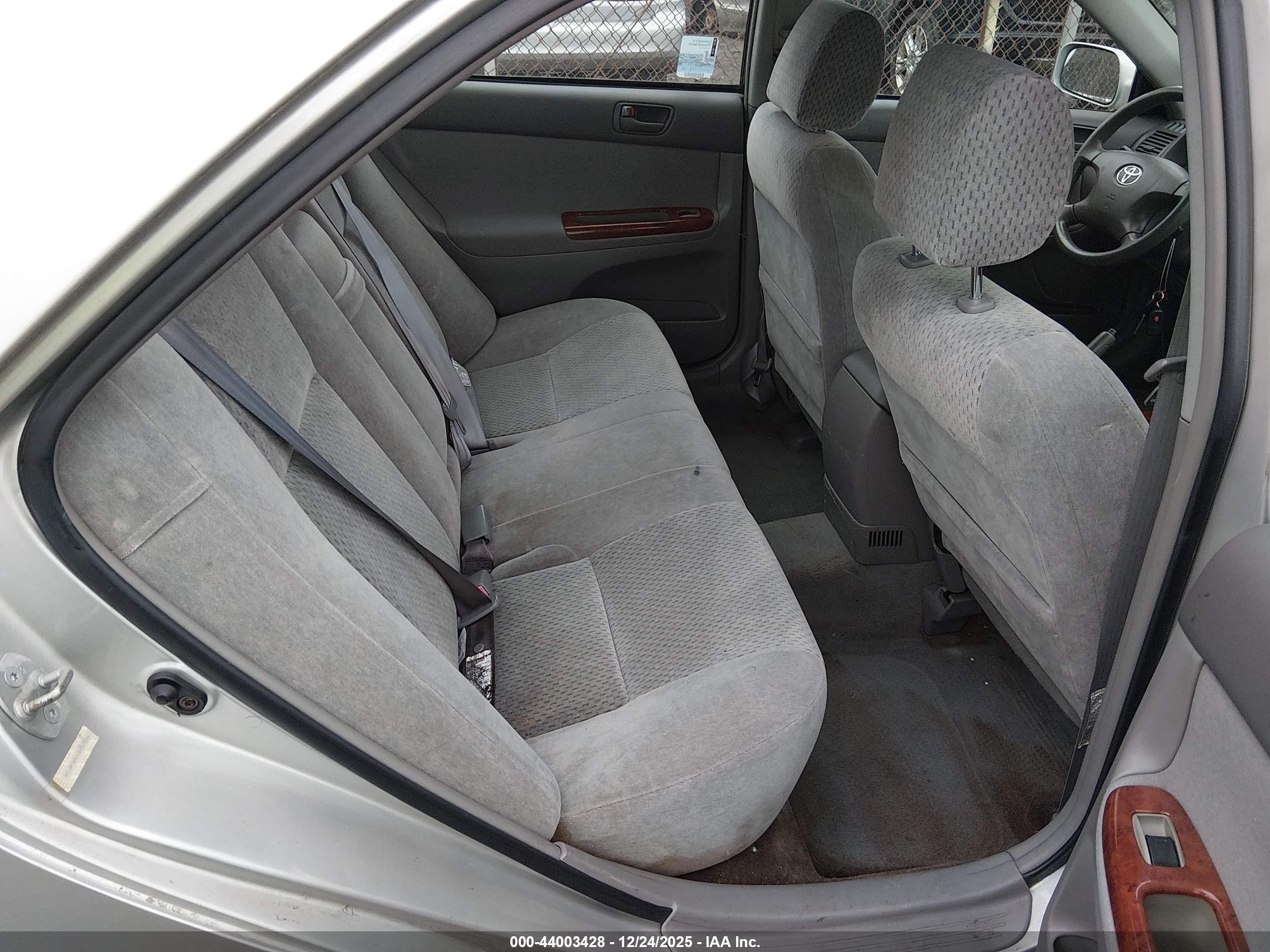 TOYOTA CAMRY image 8