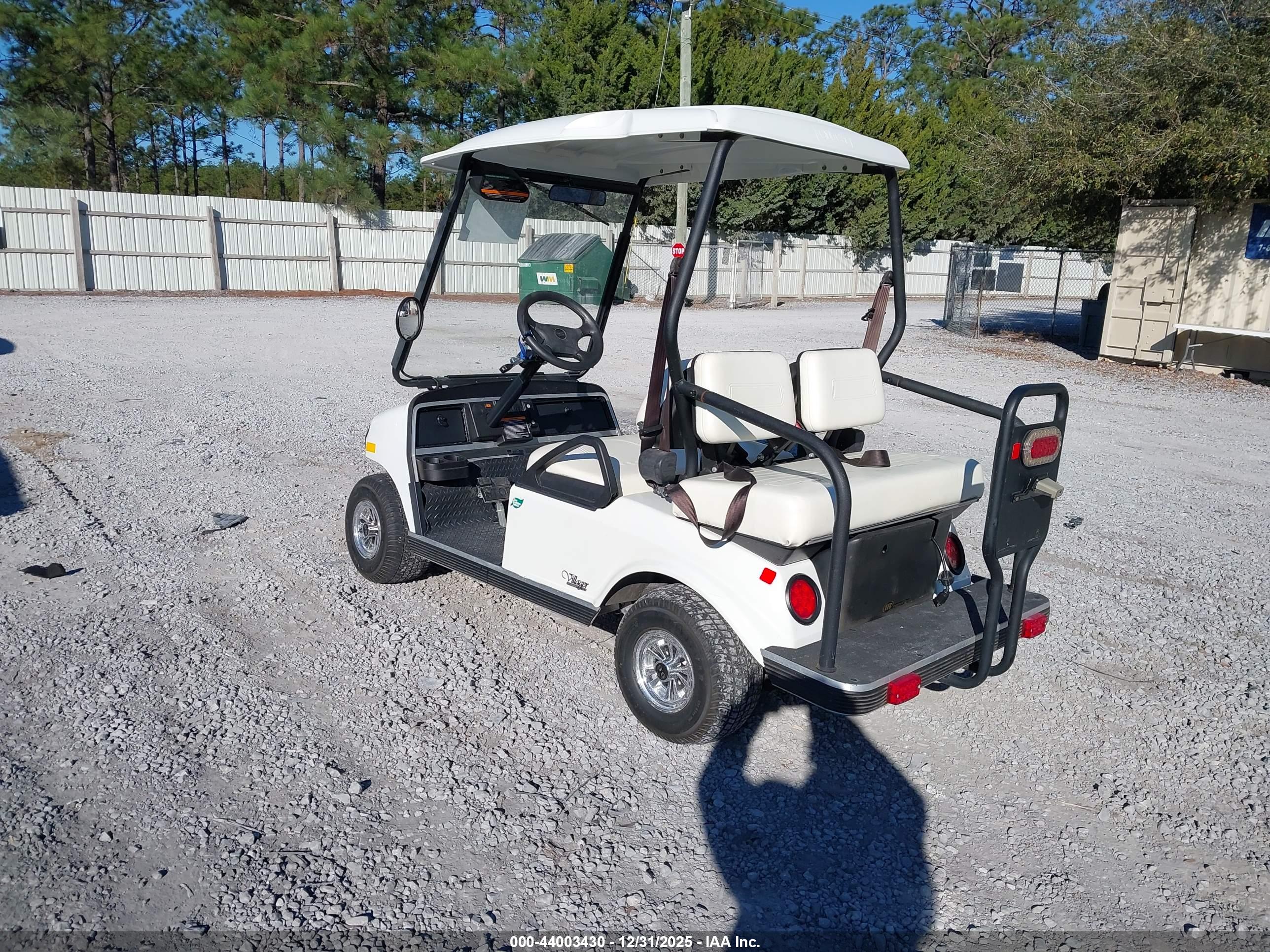 CLUB CAR image 3