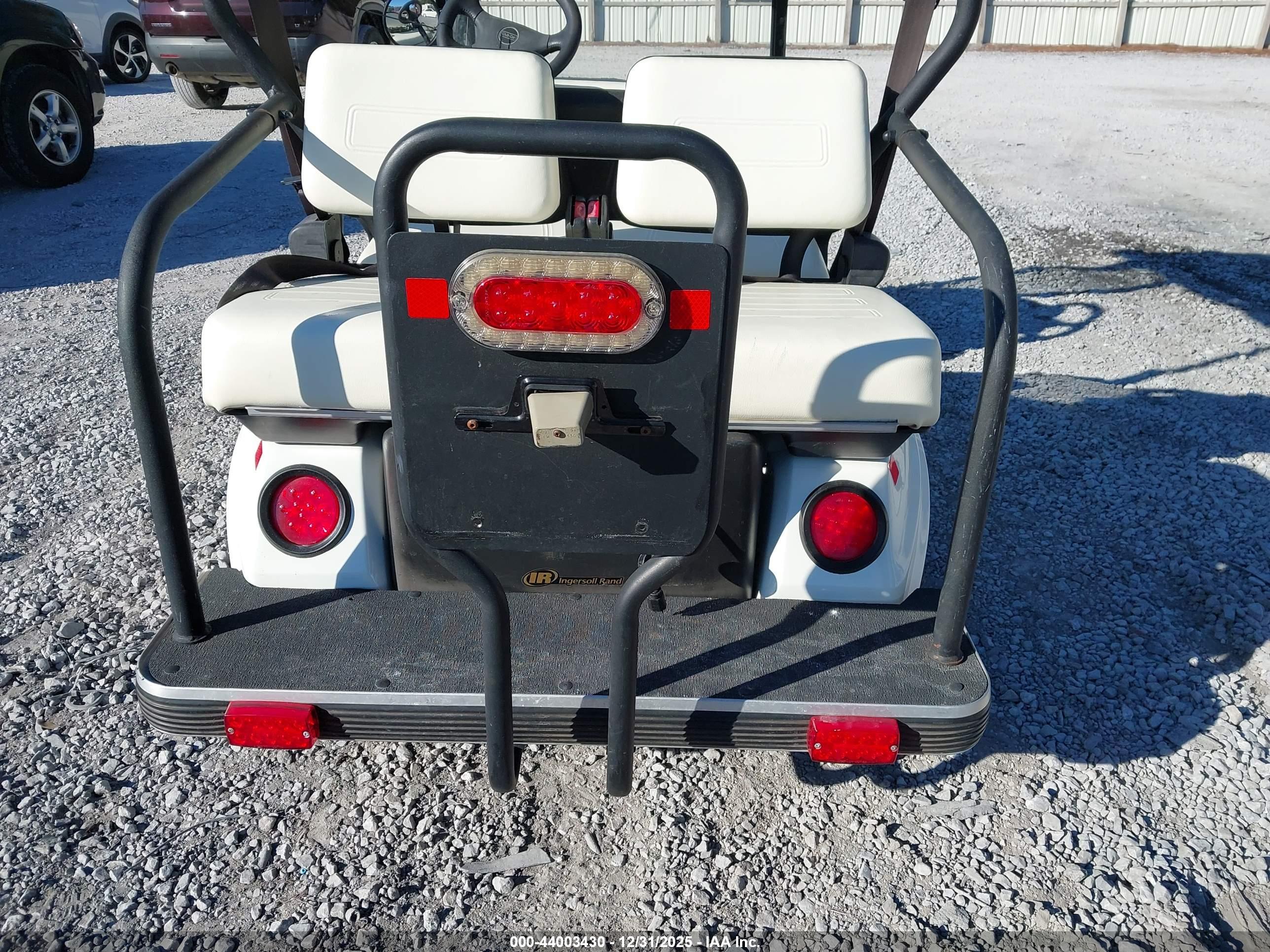 CLUB CAR image 6