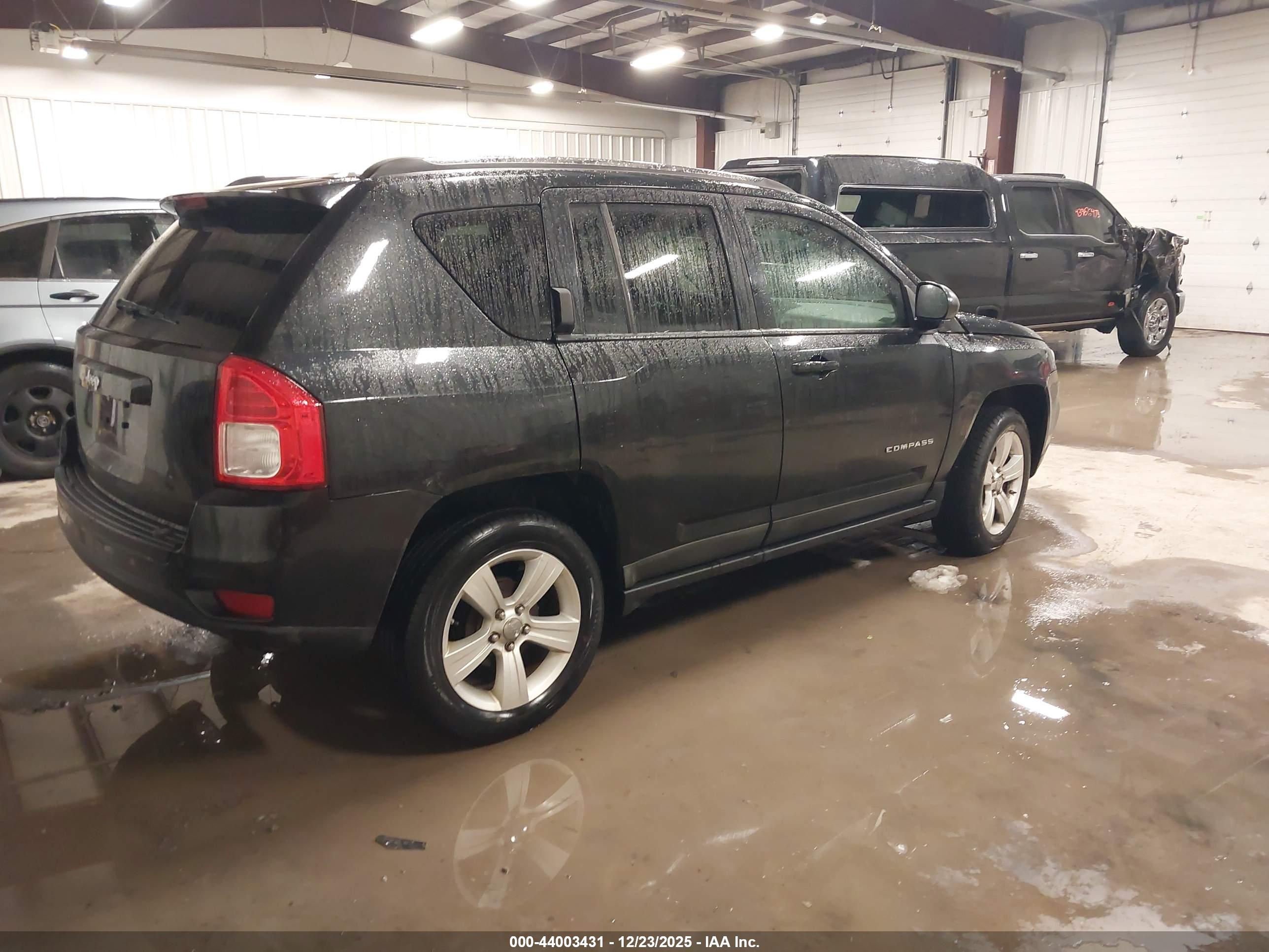 JEEP COMPASS image 4