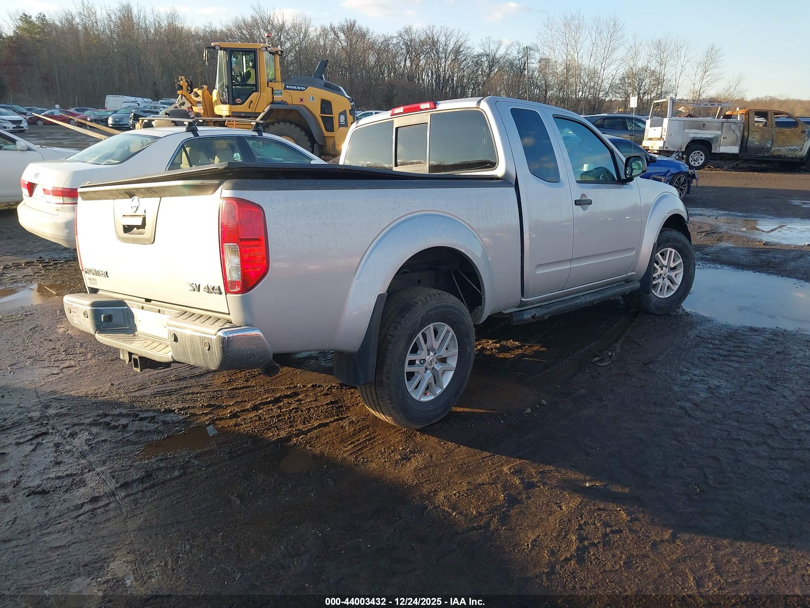 NISSAN FRONTIER image 4