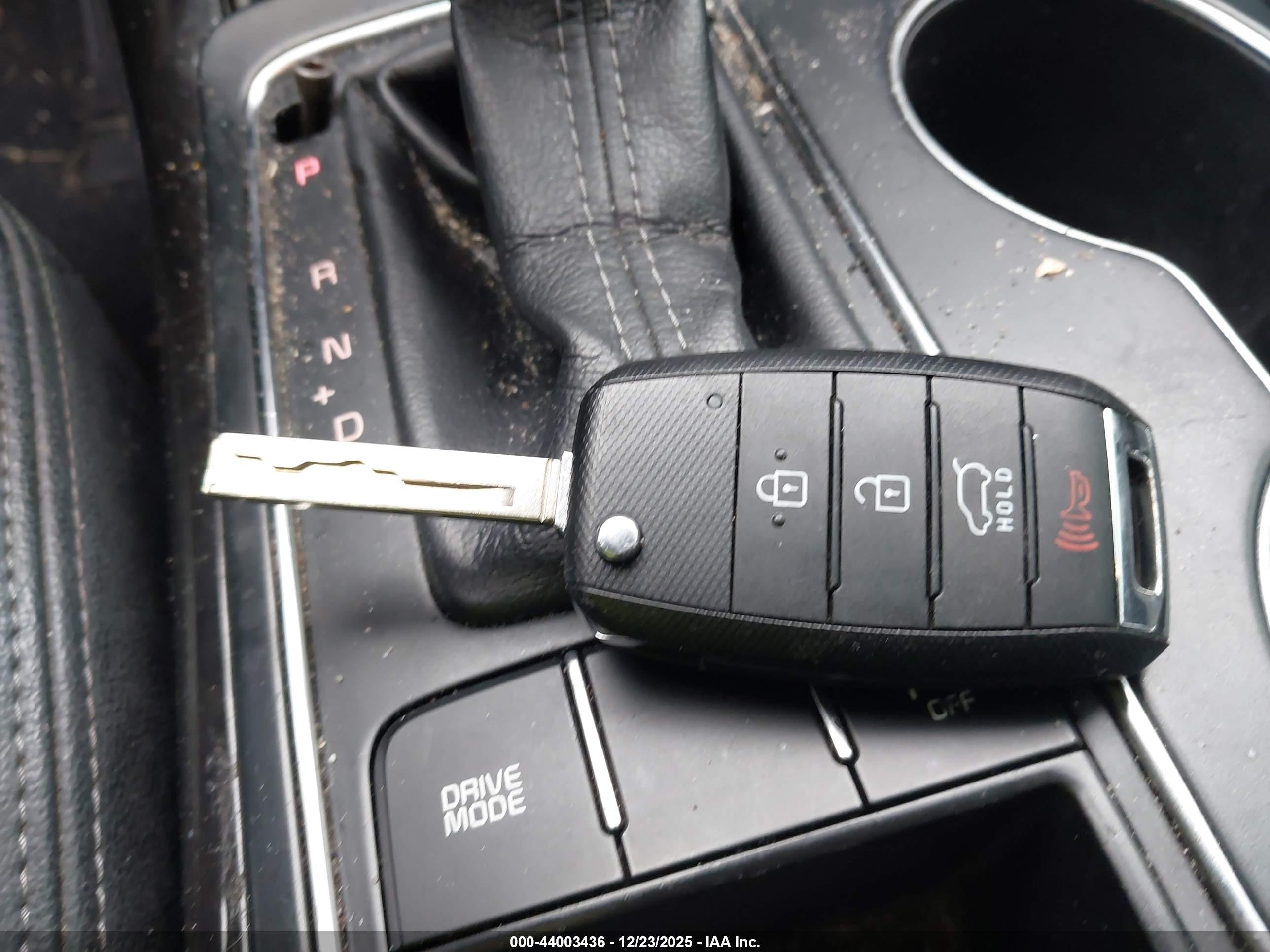 KIA SORENTO image 11