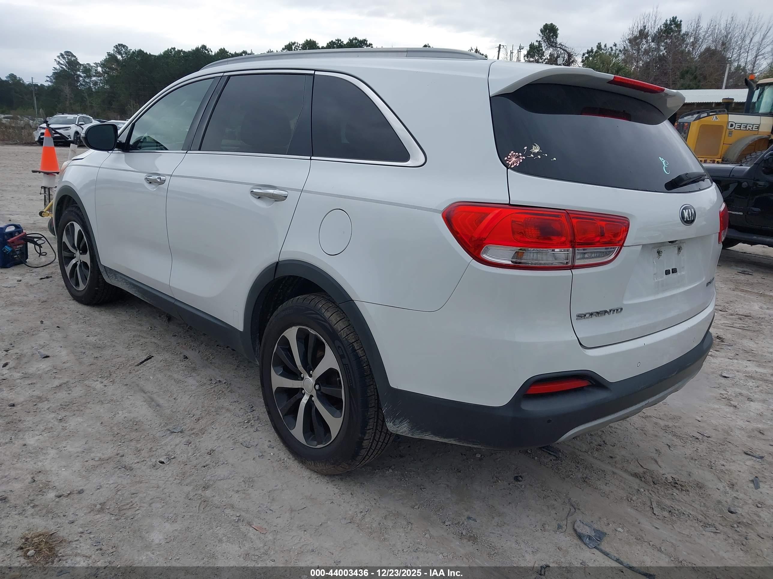 KIA SORENTO image 3