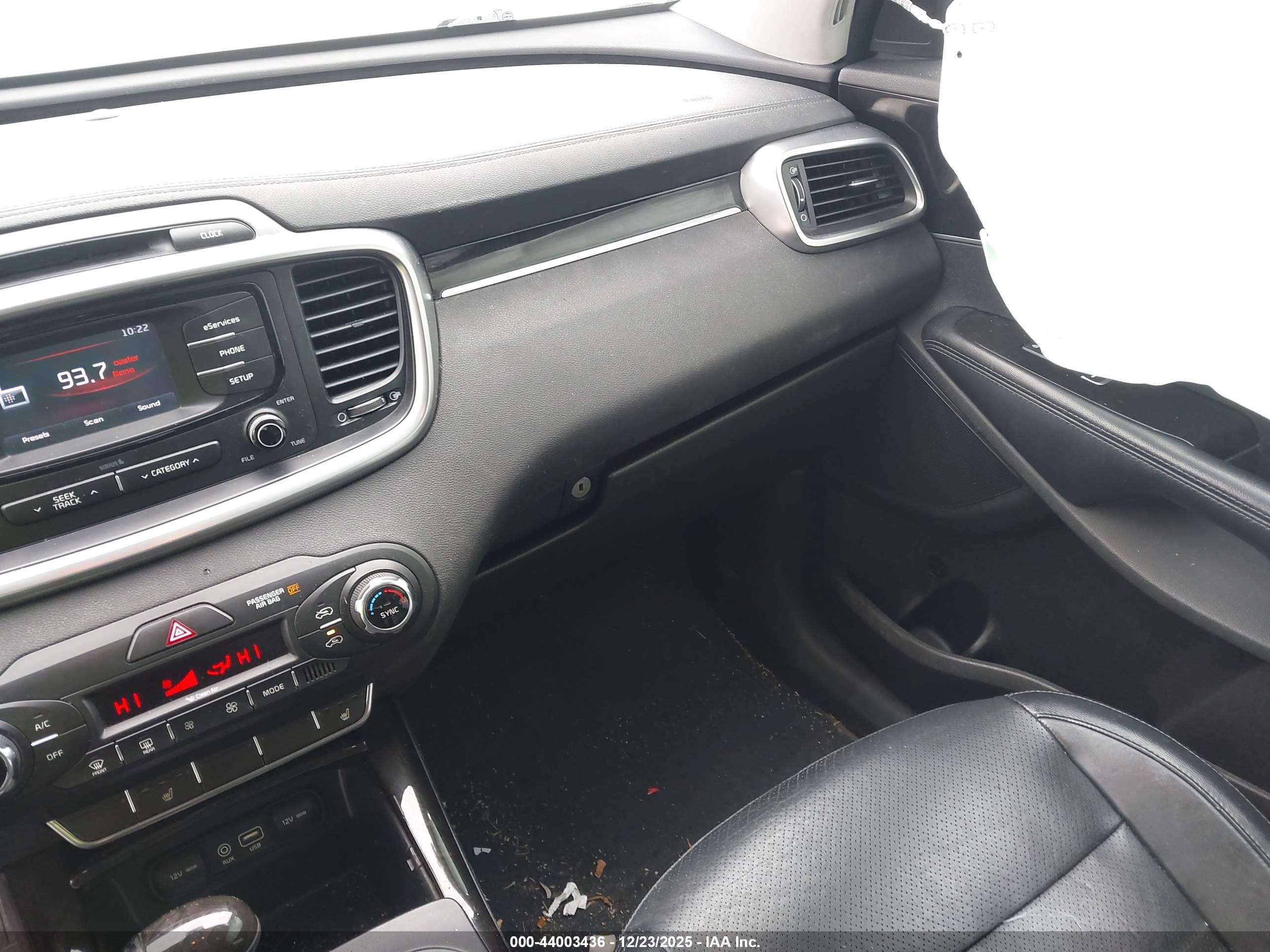 KIA SORENTO image 5