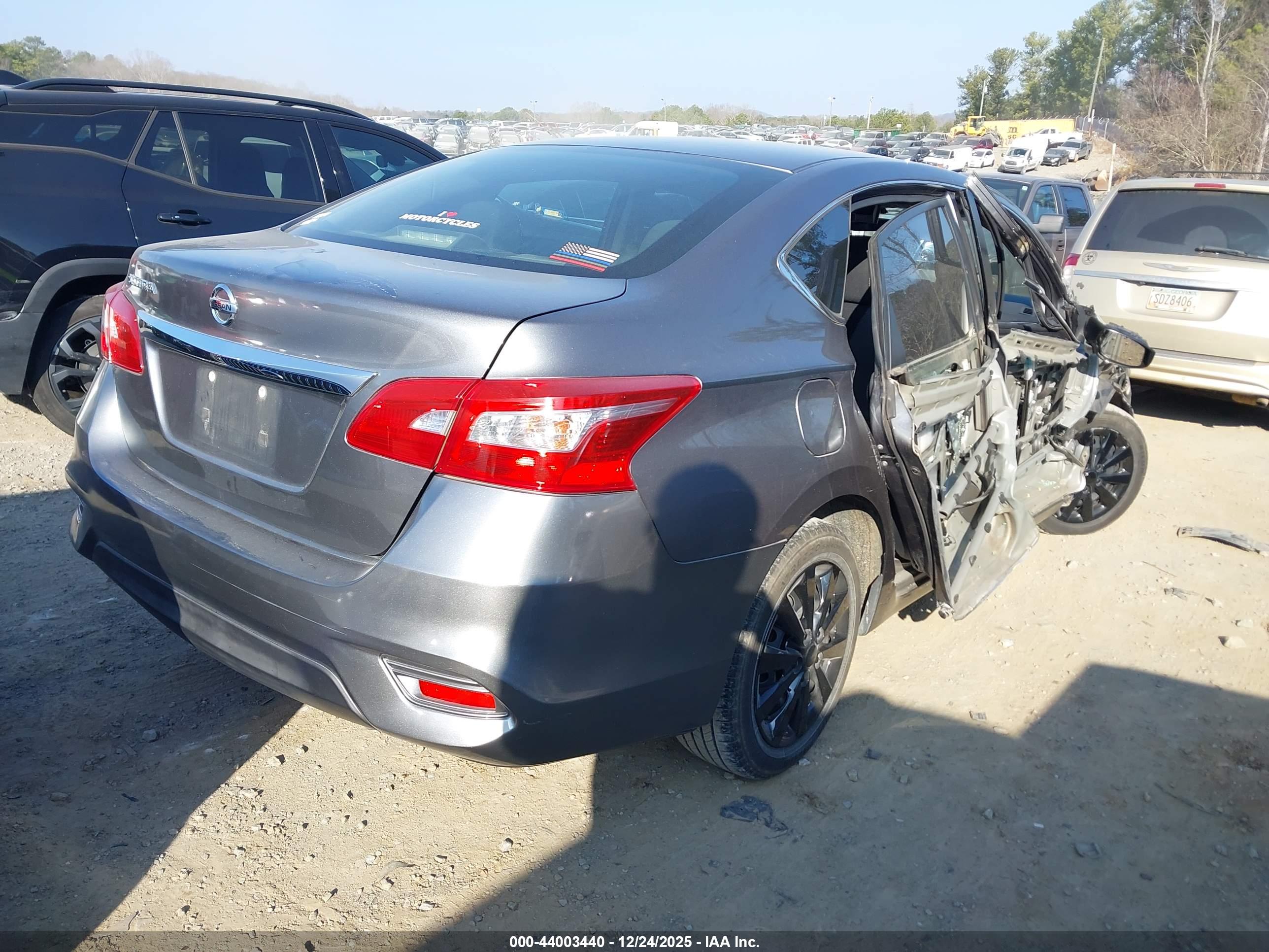 NISSAN SENTRA image 4