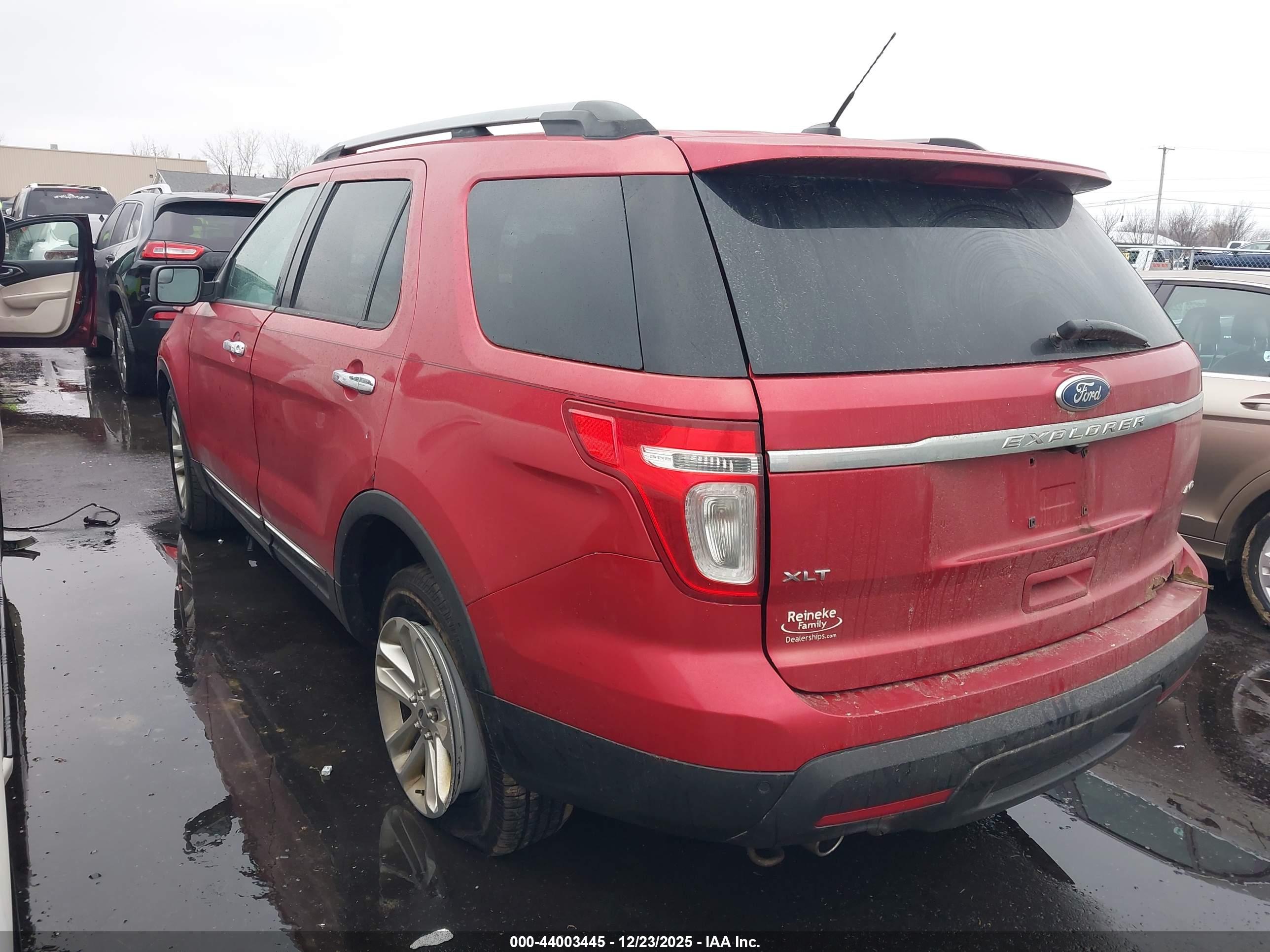 FORD EXPLORER image 3