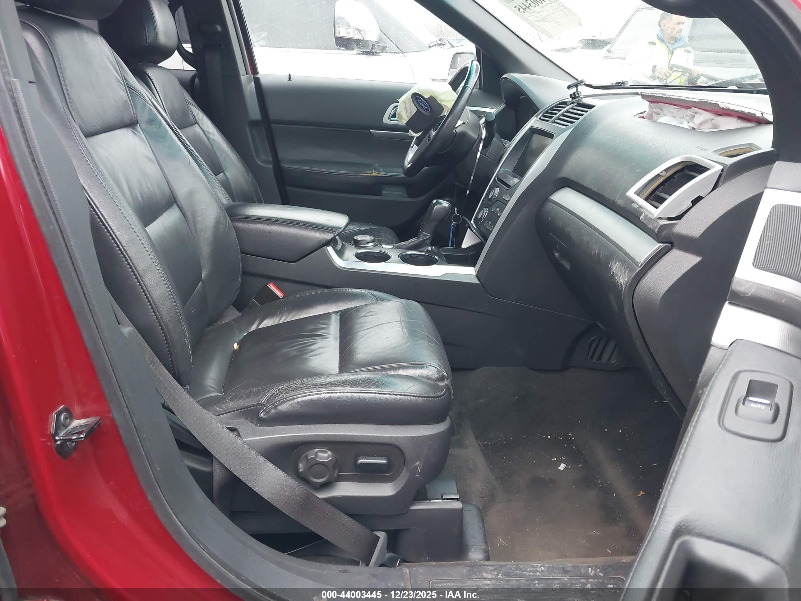 FORD EXPLORER image 5