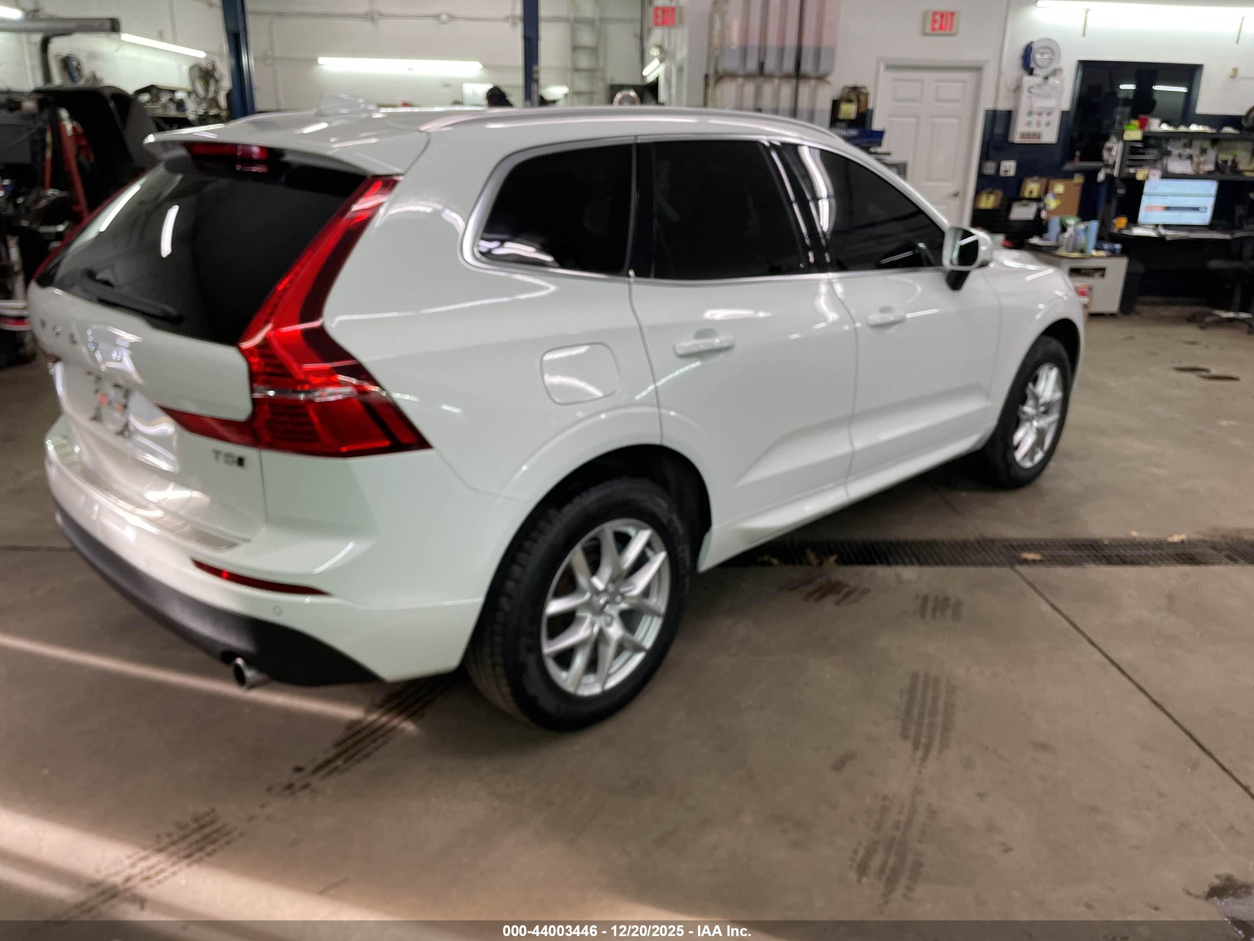 VOLVO XC60 image 4