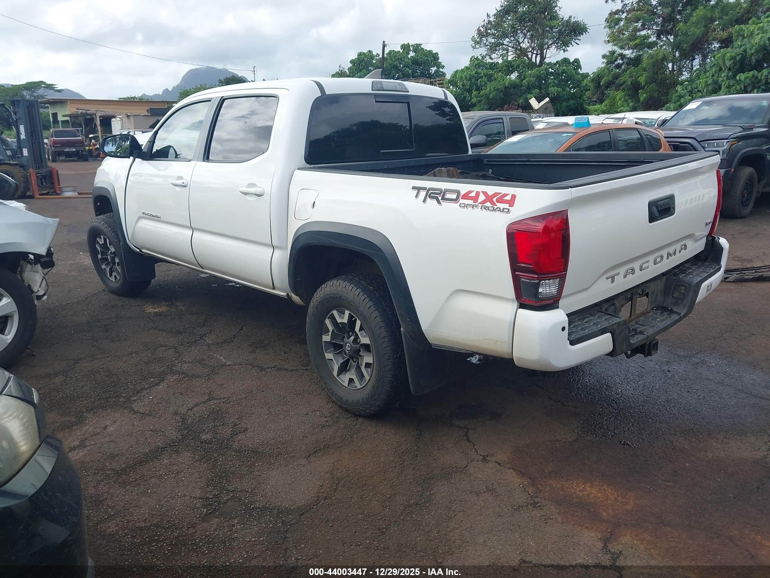 TOYOTA TACOMA image 3