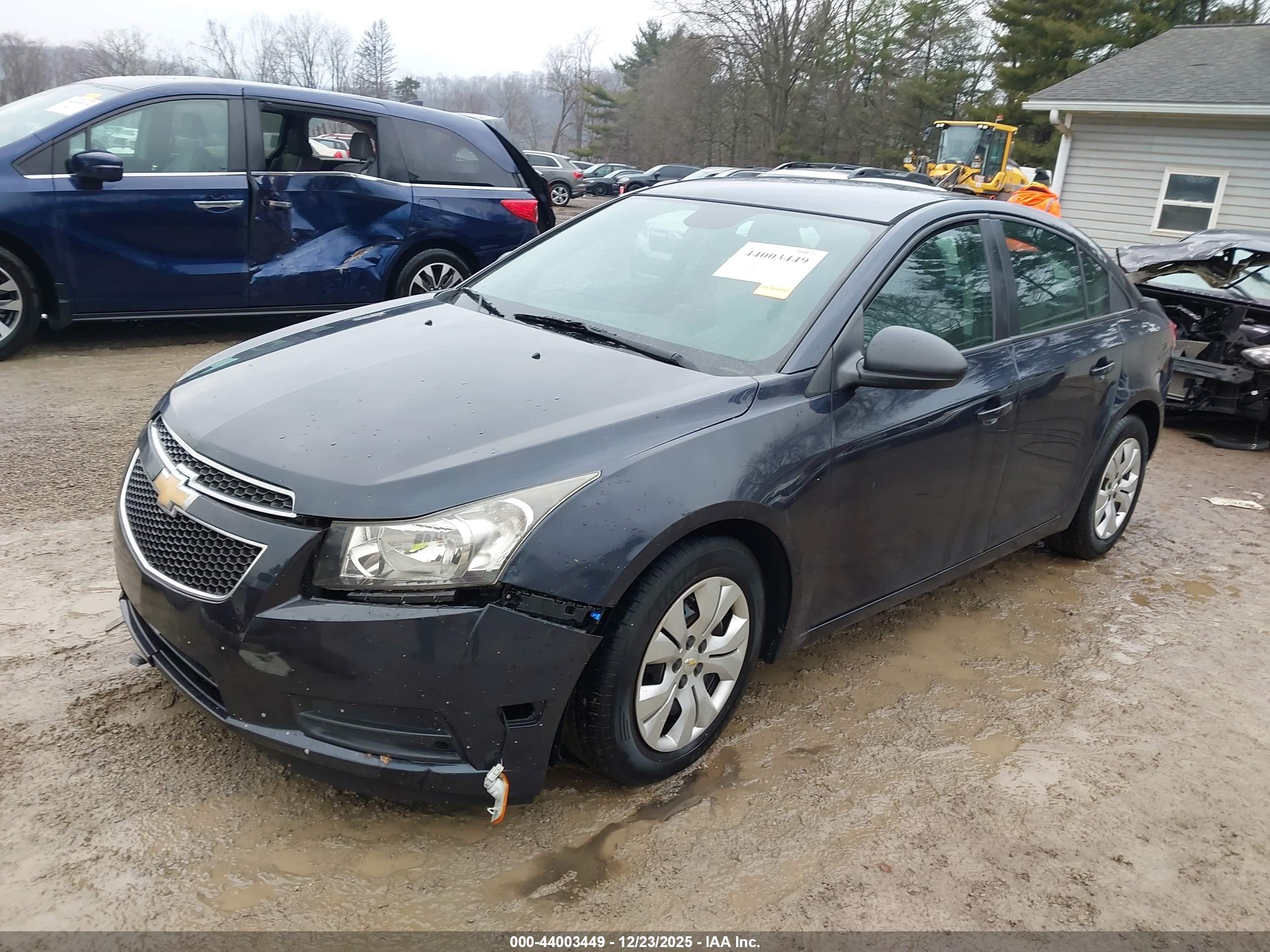 CHEVROLET CRUZE image 2