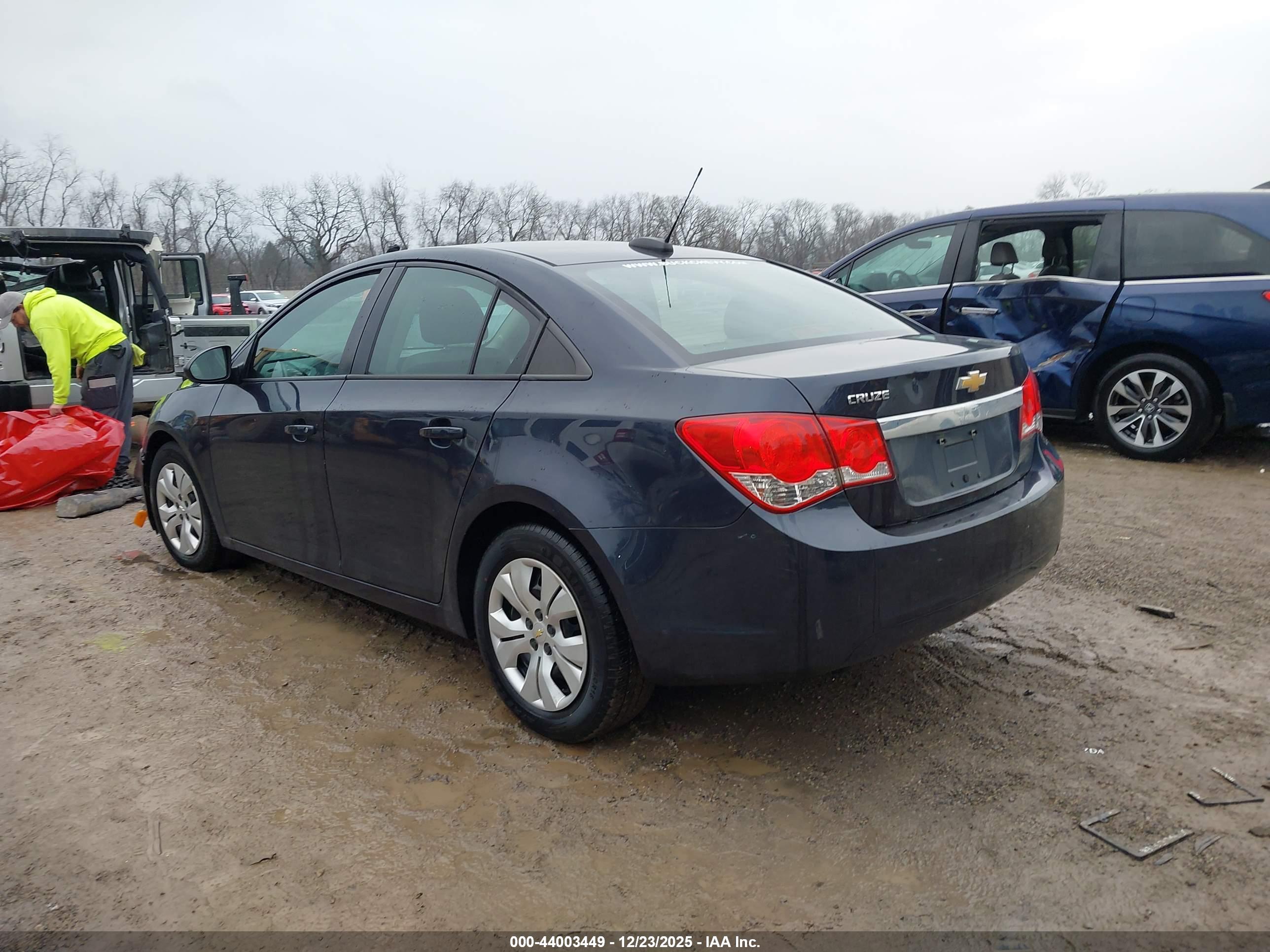 CHEVROLET CRUZE image 3